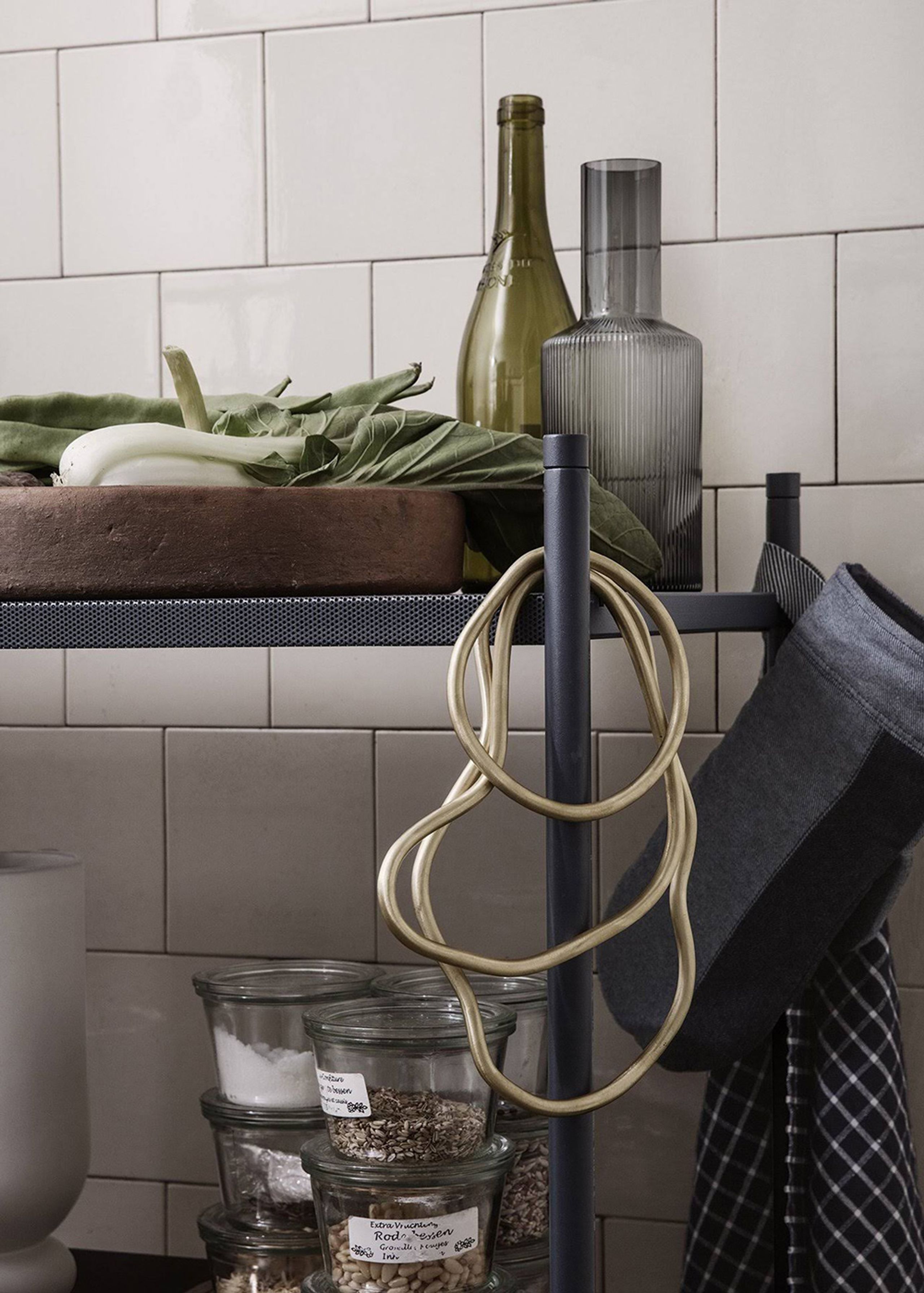 Ferm Living - Faldón de la mesa - Pond Trivets - Brass