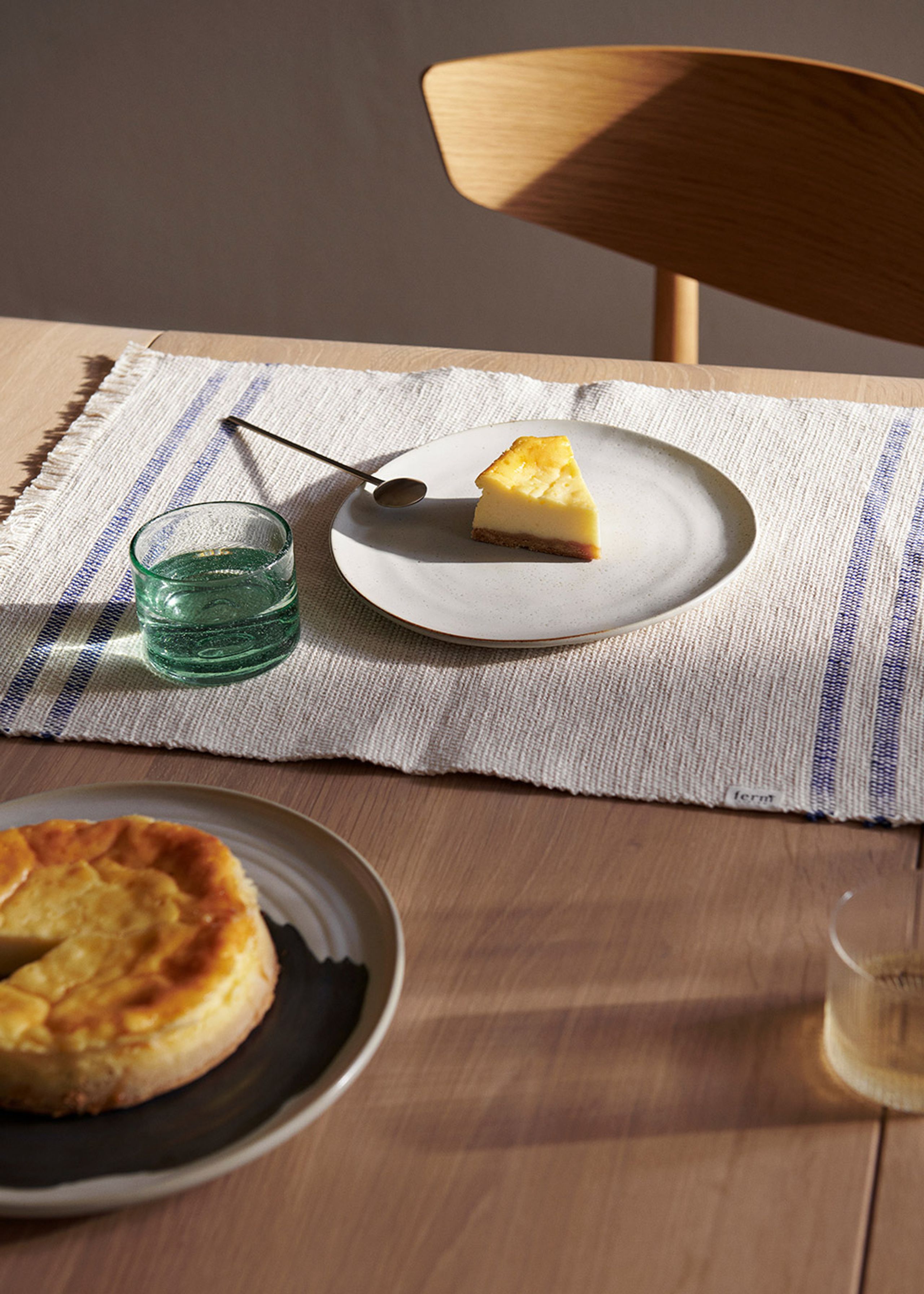 Ferm Living - Gonna del tavolo - Savor Placemat - Off-White / Blue