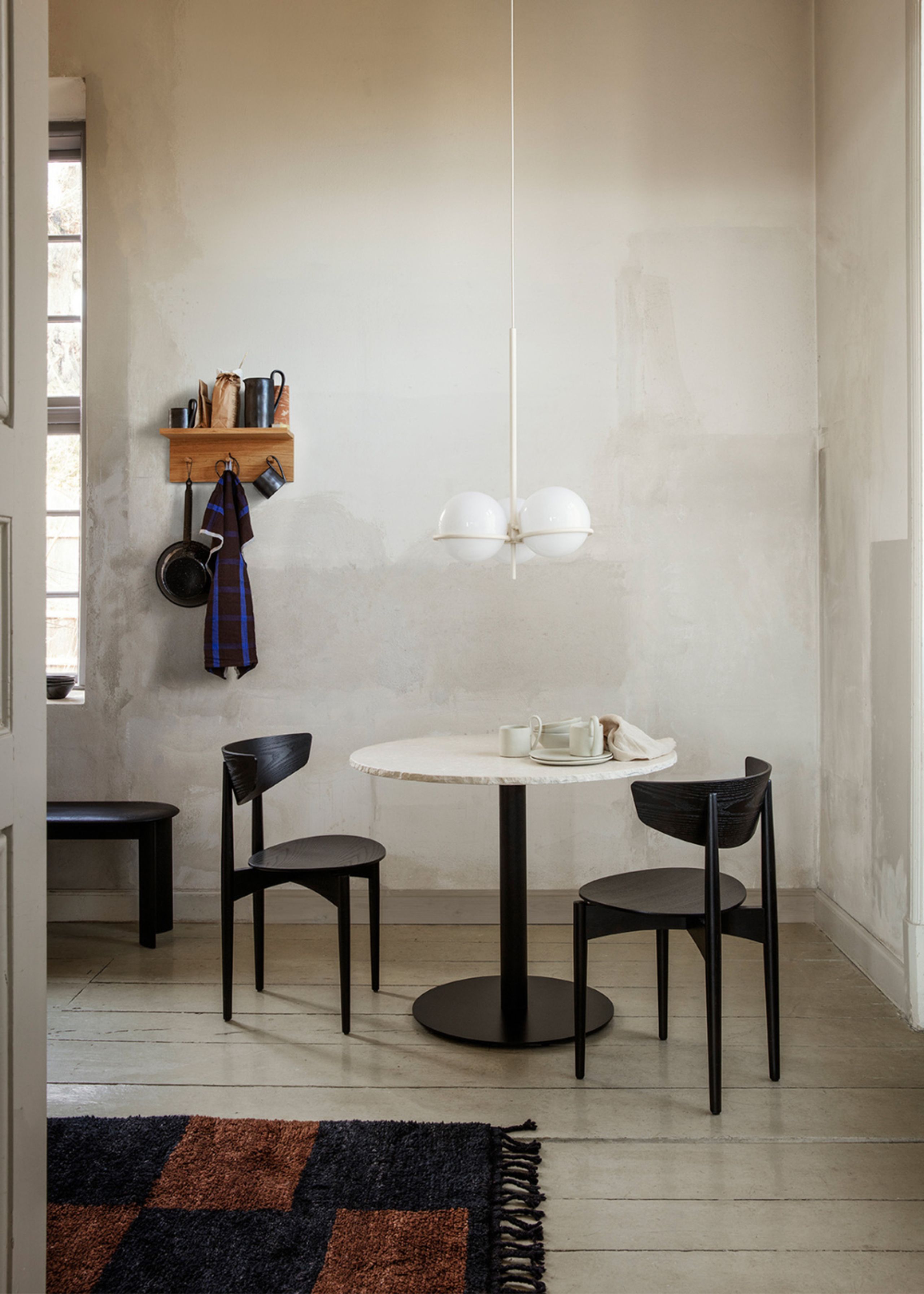 Ferm Living - Cafe-table - Mineral Dining Table - Bianco Curia/Black