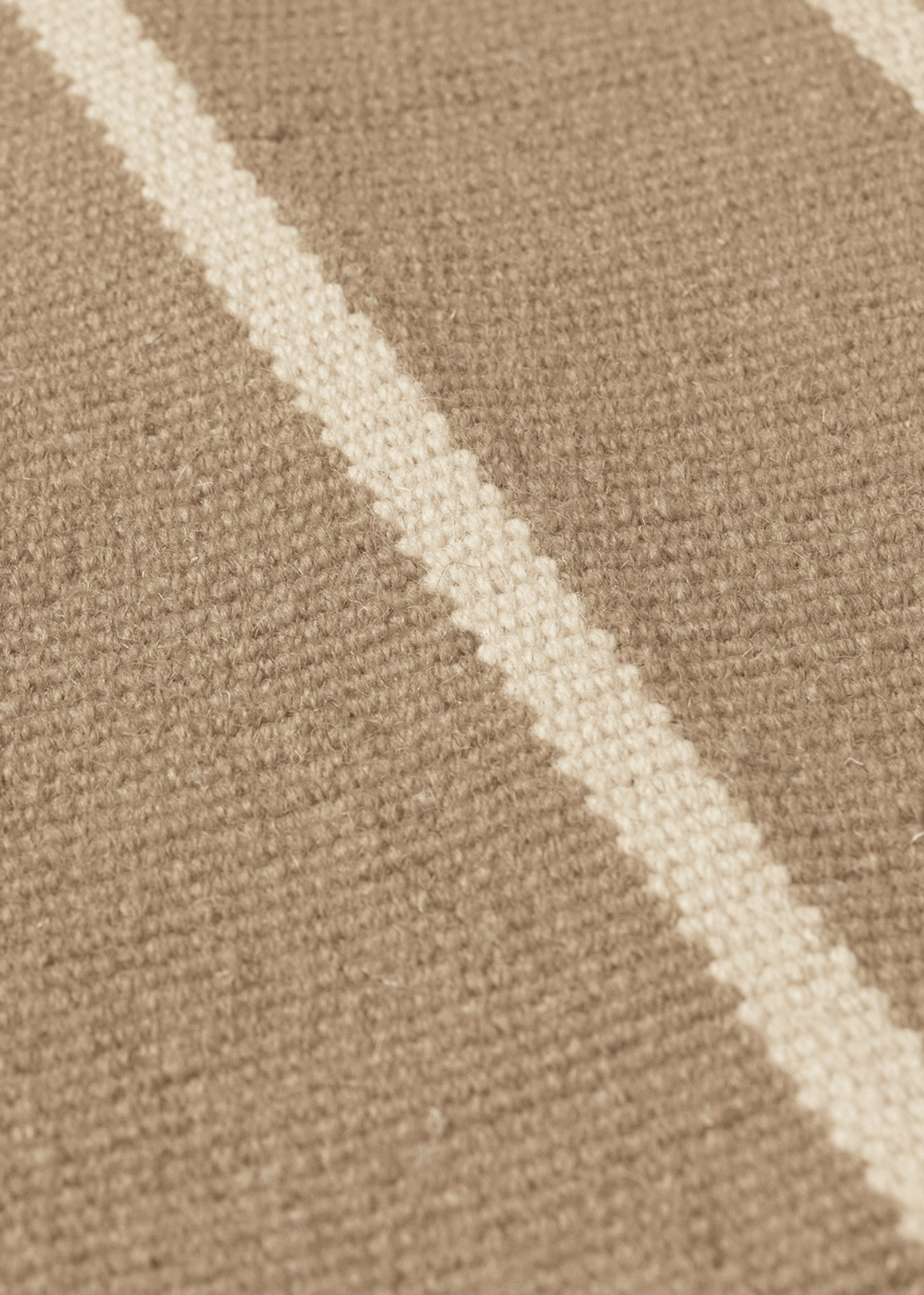 Ferm Living - Doormat - Calm Kelim Mat - 50 x 70 - Dark Sand/Off-white