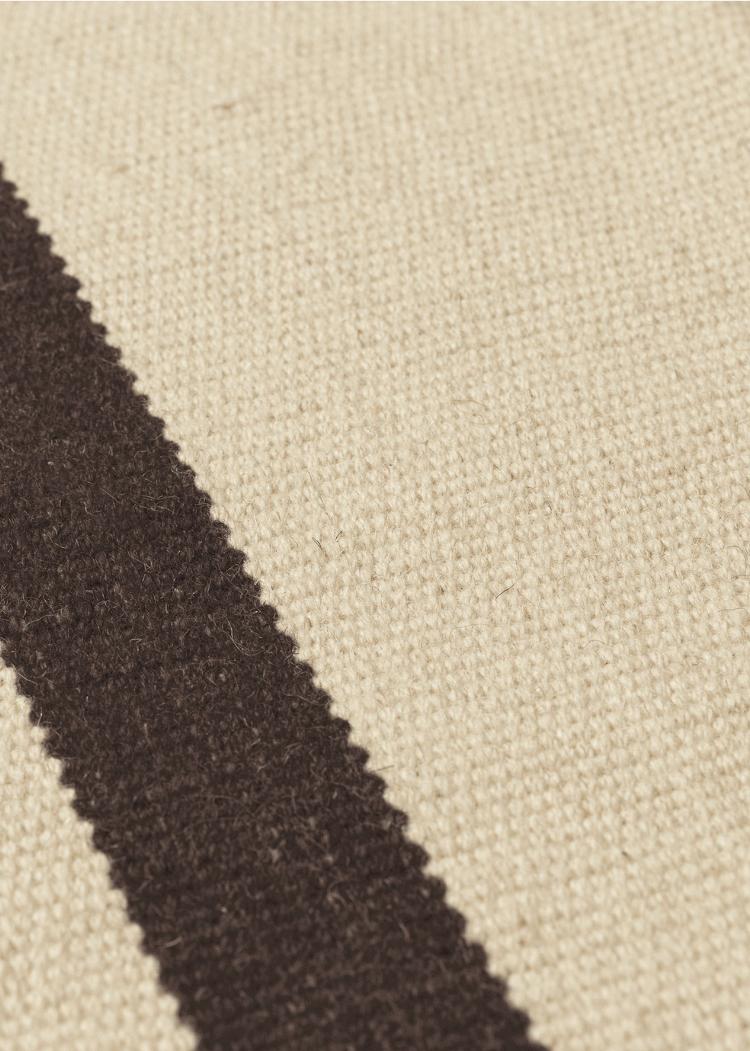 Ferm Living - Rohožka - Calm Kelim Mat - 50 x 70 - Off-white/Coffee