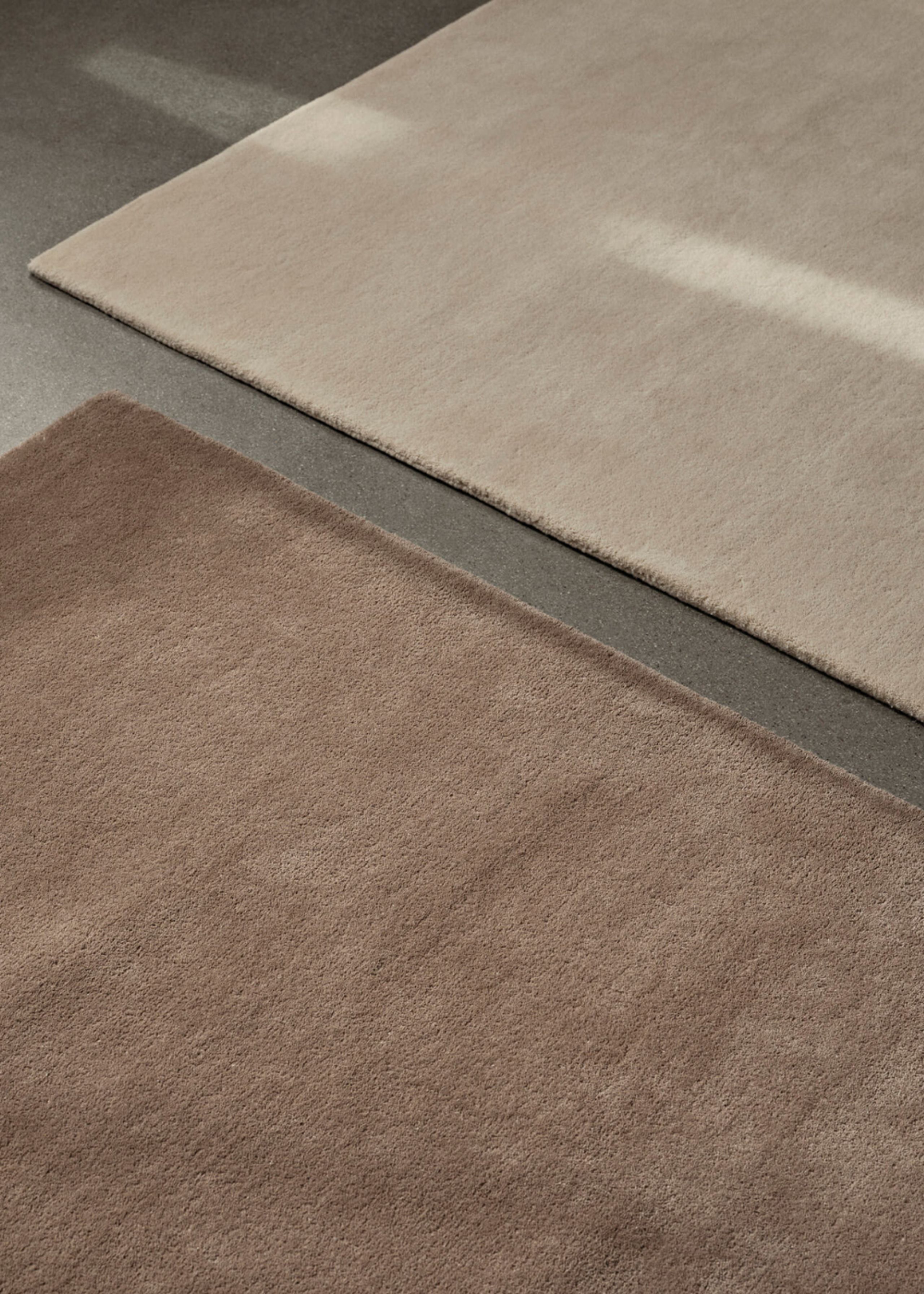 Ferm Living - - Stille Tufted Rug - - 140 x 200 - Ash Brown
