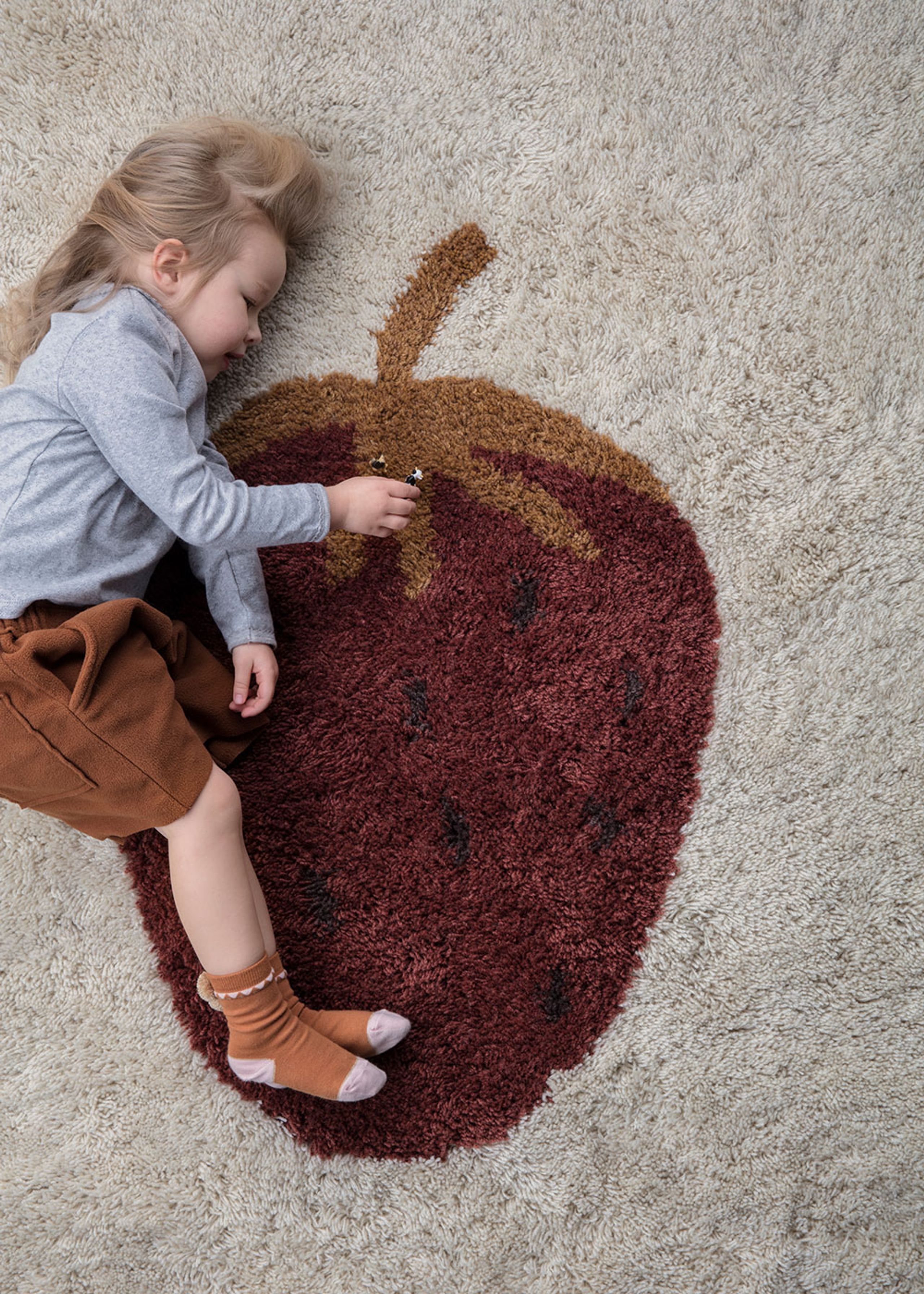 Ferm Living - Alfombra - Fruiticana Tufted Rug - Strawberry