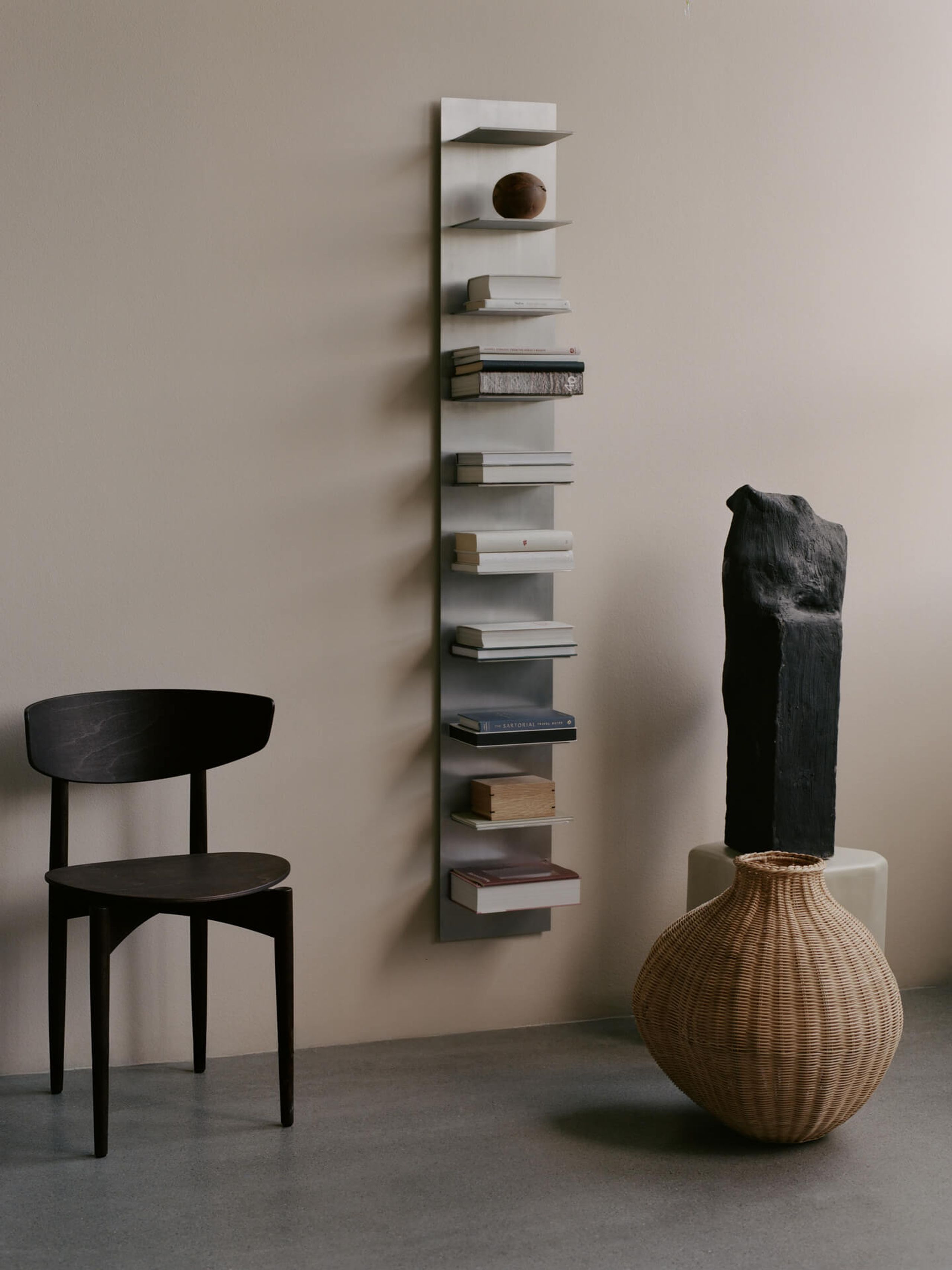 Ferm Living - Policová deska - Lager Wall Shelf - Tall - Aluminium