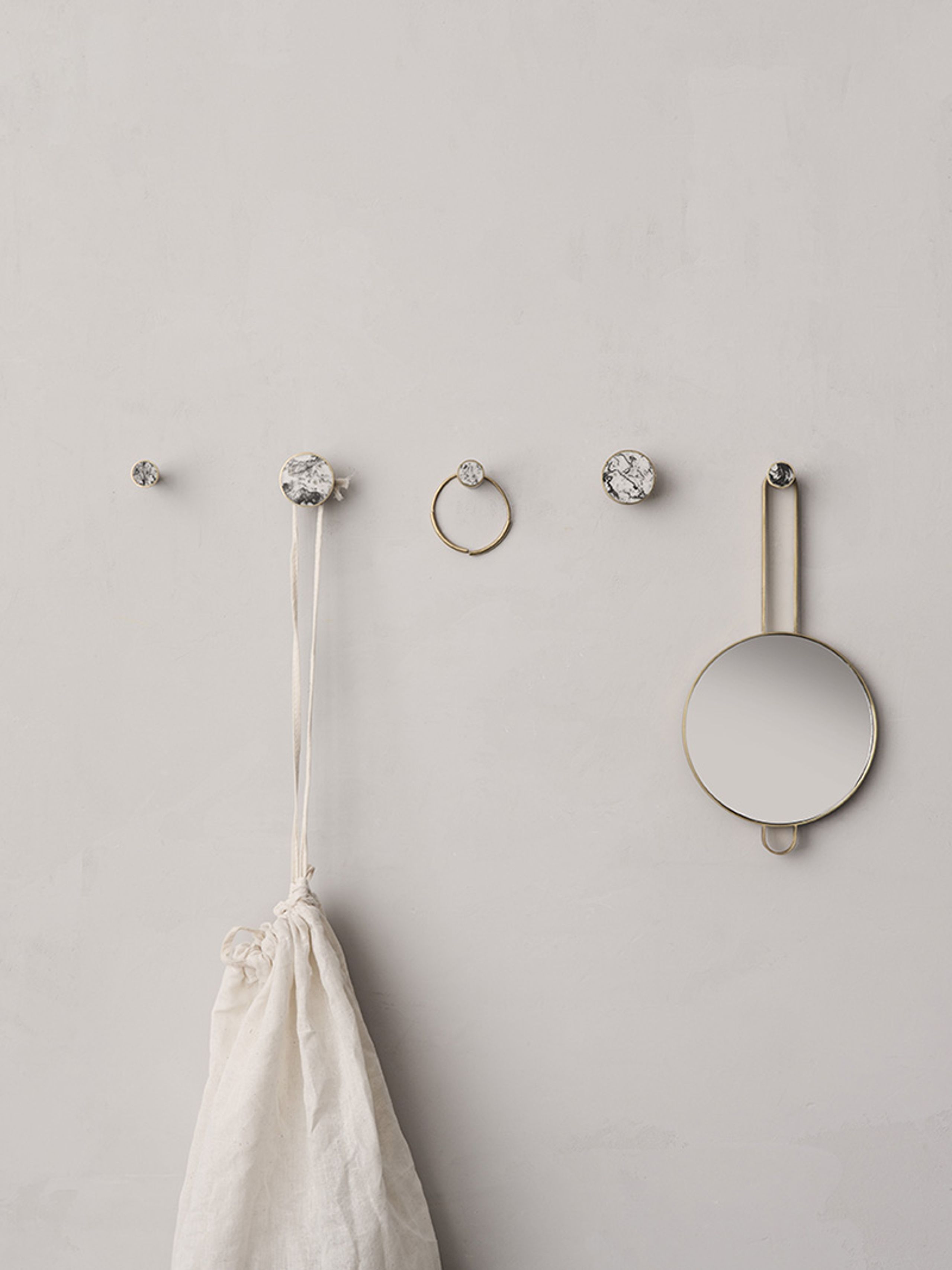 Ferm Living - Hooks - Brass Hooks - Brass/White Marble Large