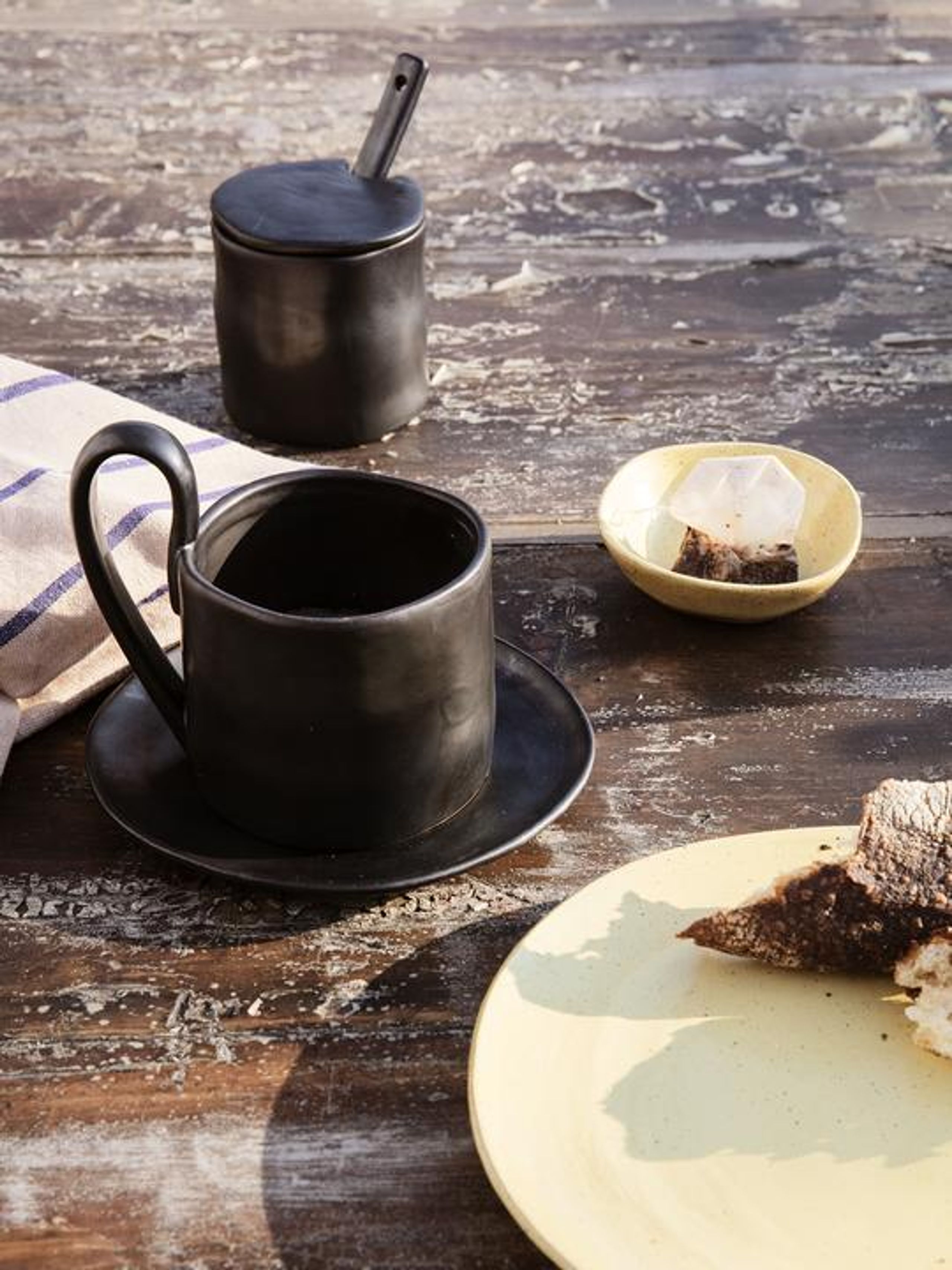 Ferm Living - Mug - Flow Mug - Black