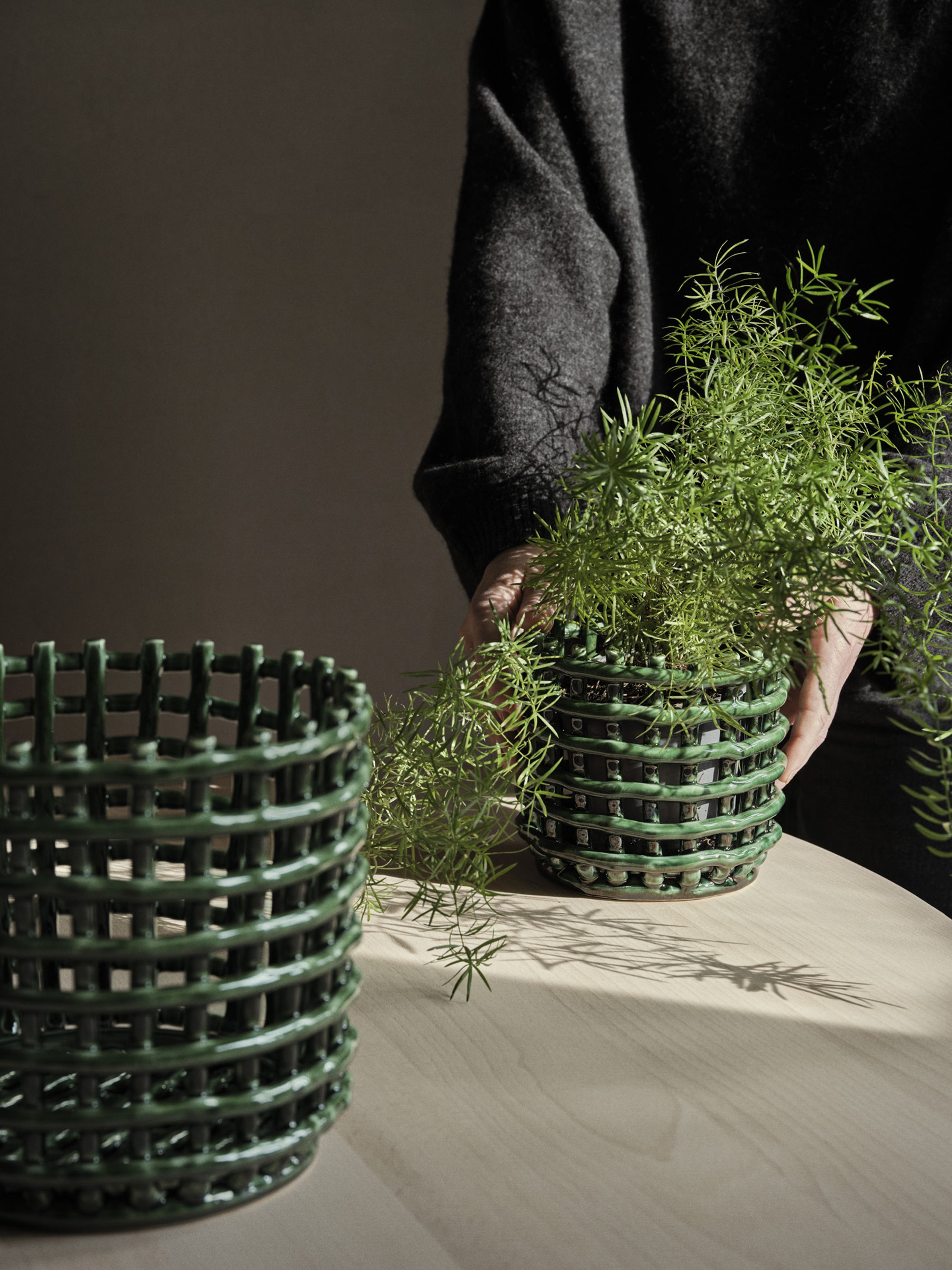 Ferm Living - Korb - Ceramic Basket - Small - Emerald Green