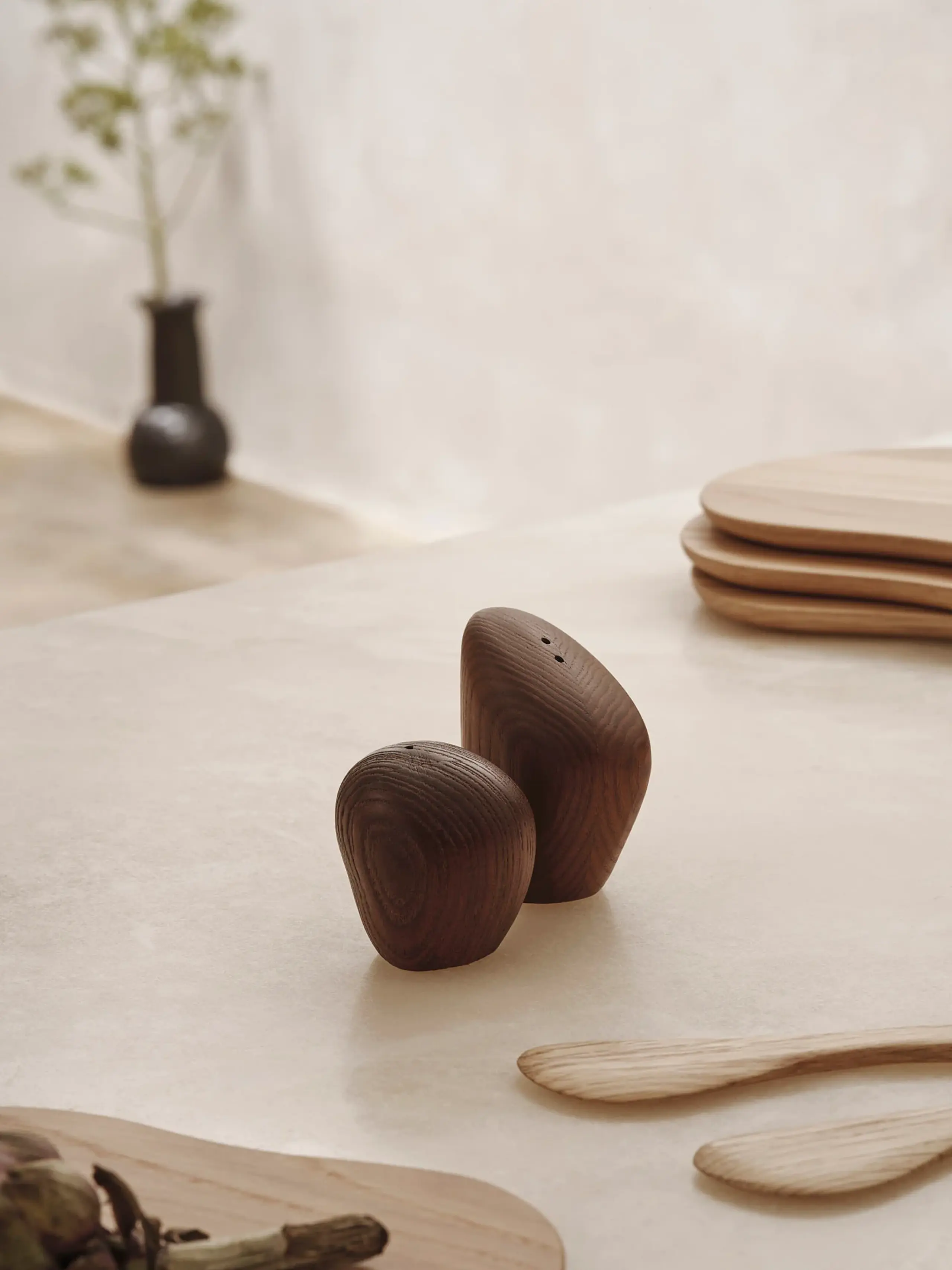Ferm Living - Mill - Cairn Salt And Pepper Shakers - Dark brown