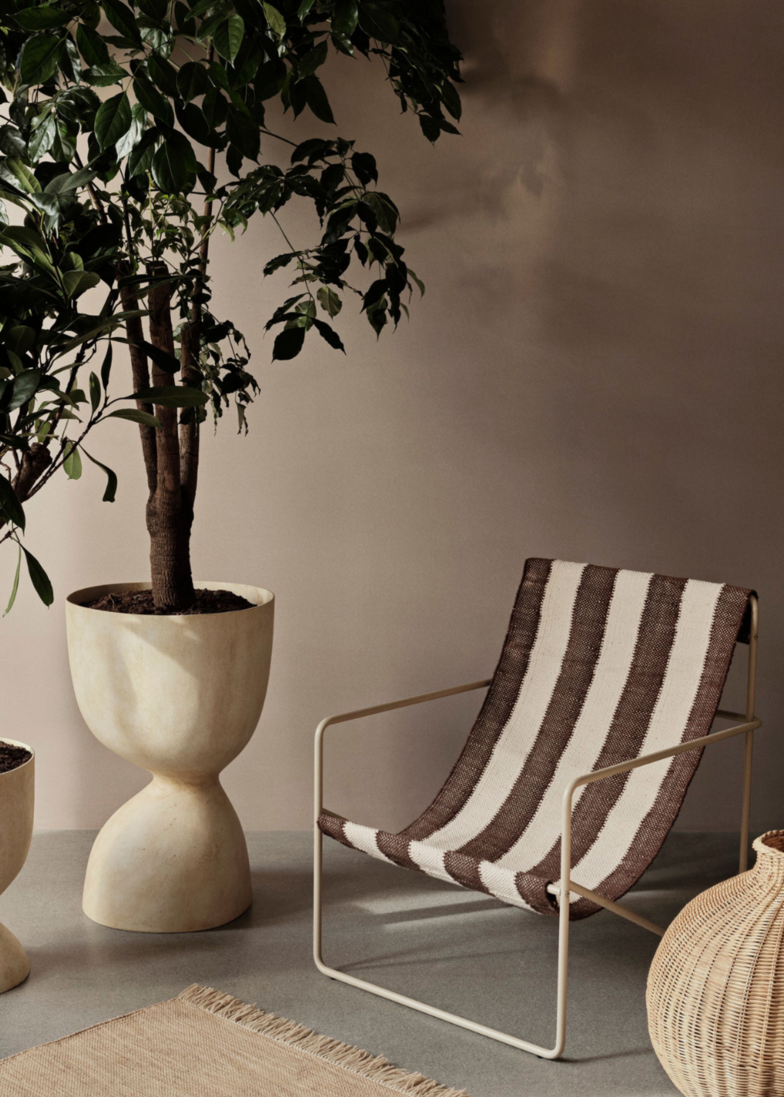 Ferm Living - Fåtölj - Desert Chair - Cashmere/Off-white/Chocolate
