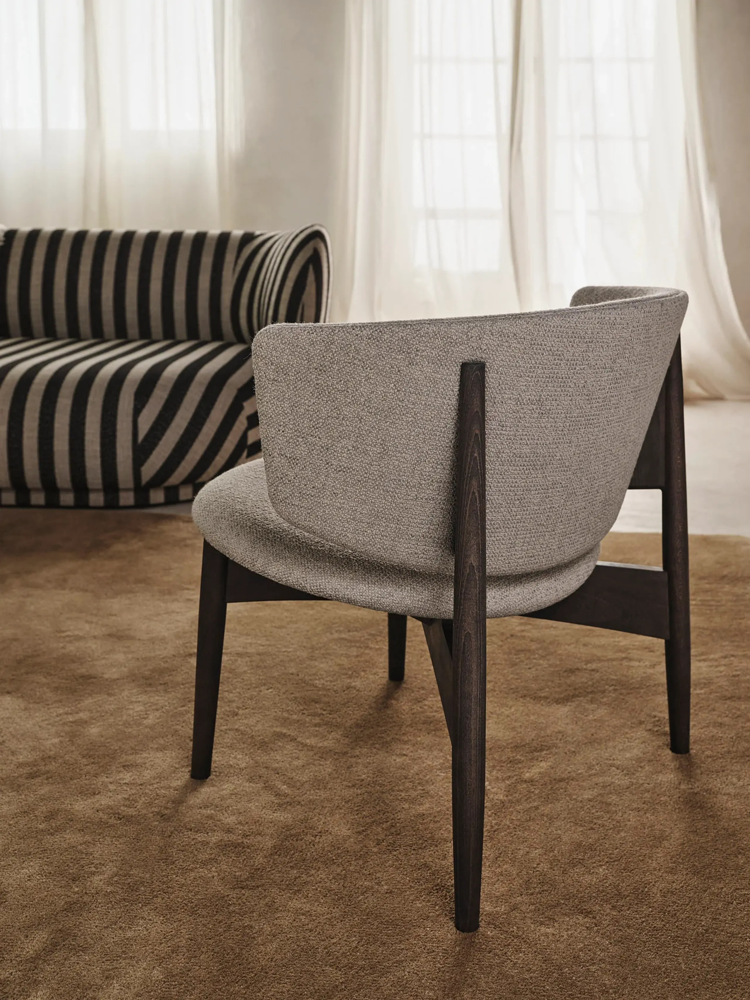 Ferm Living - Chaise lounge - Herman Lounge - Dark Stained Beech/Sand, Wood - Bouclé