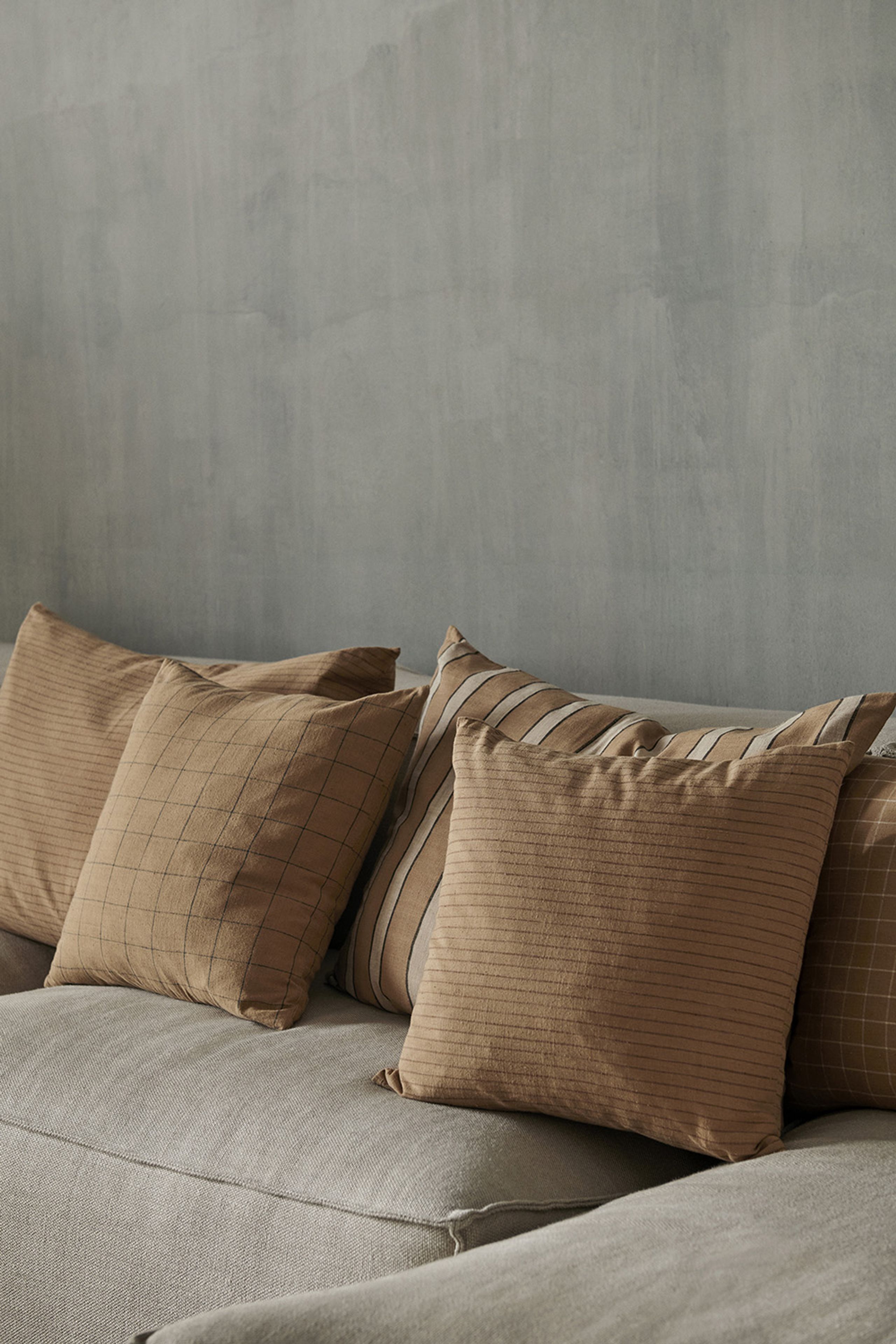 Ferm Living - Pudebetræk - Brown Cotton Cushion Cover - Lines