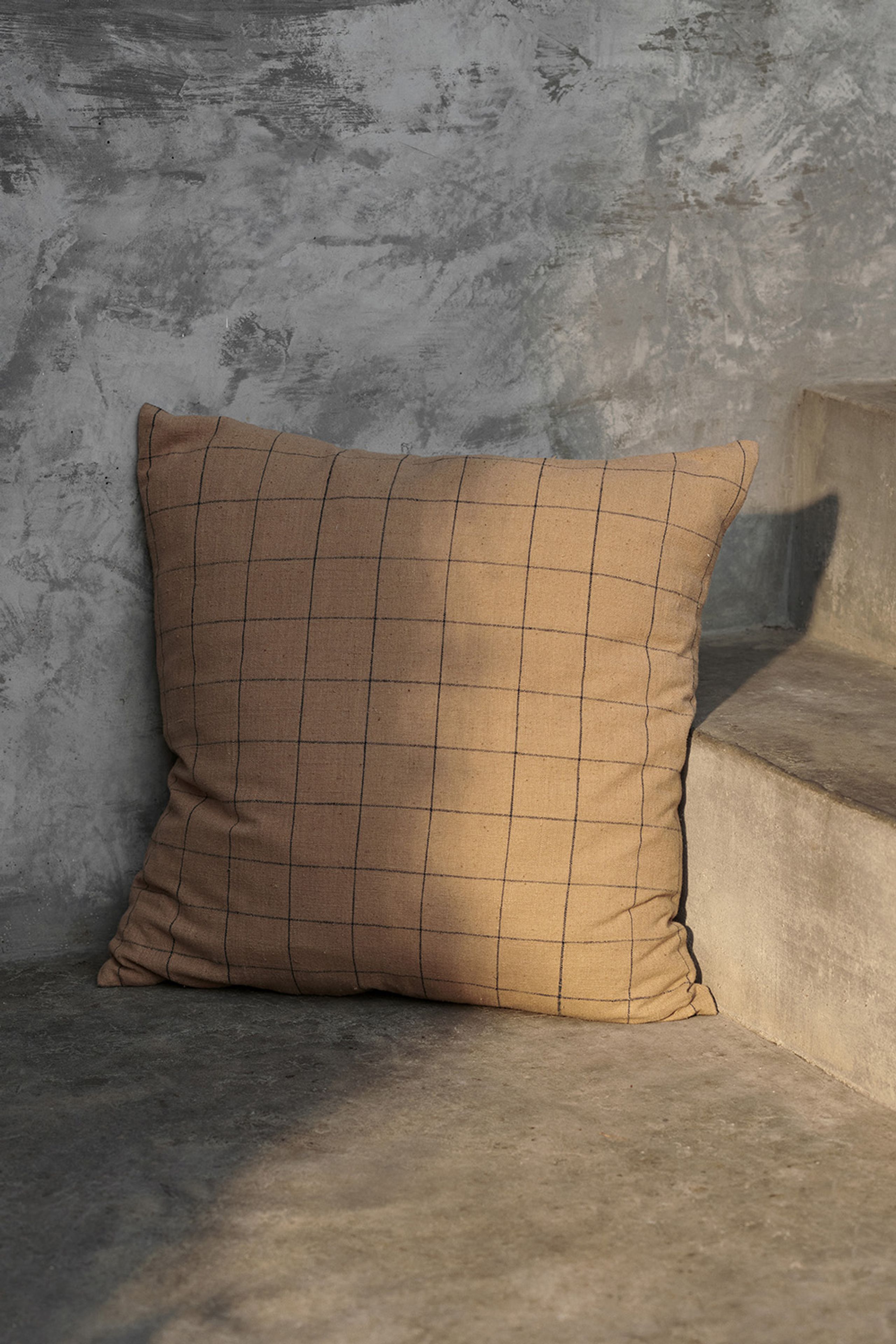 Ferm Living - Pudebetræk - Brown Cotton Cushion Cover - Lines