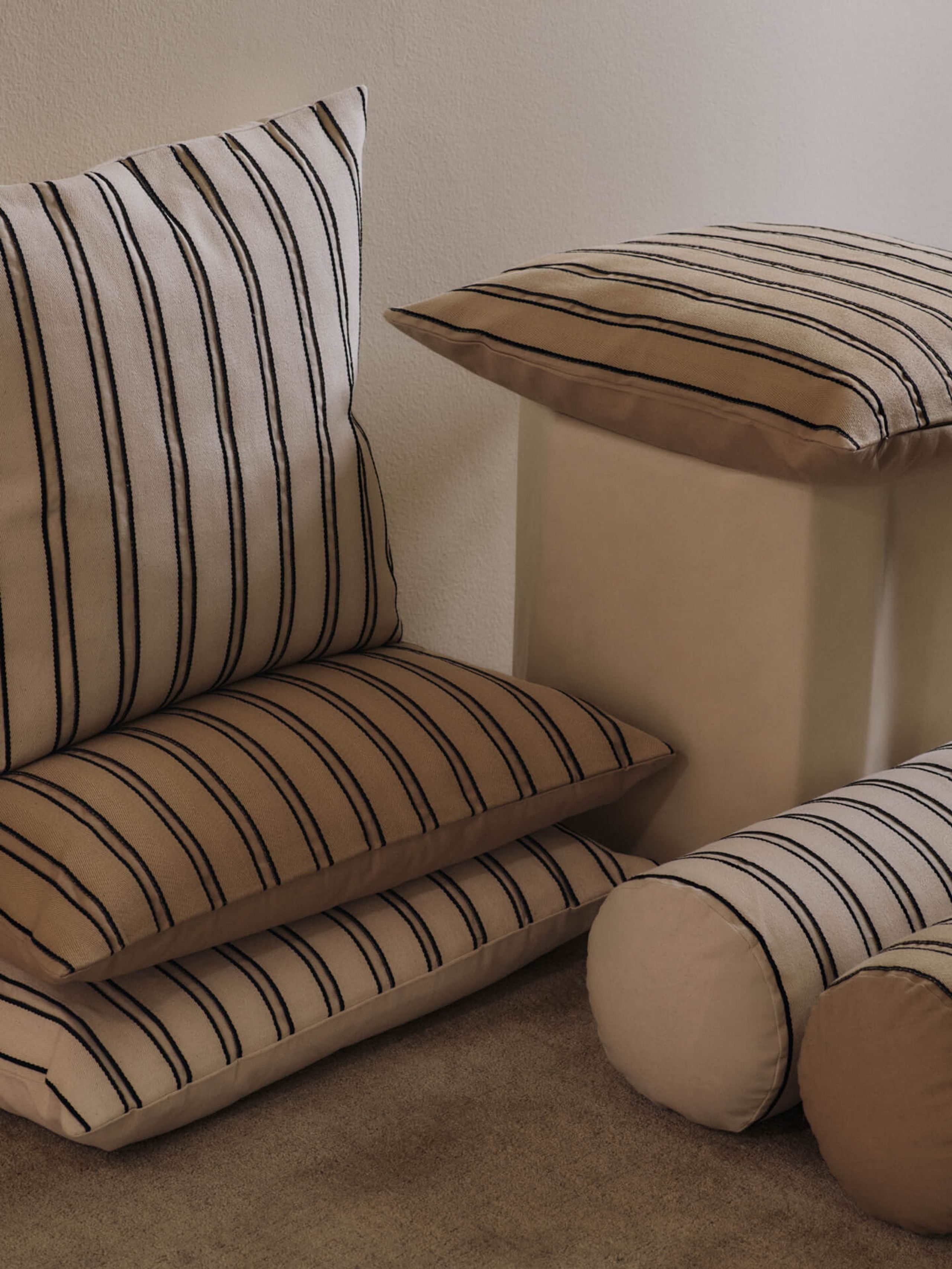 Ferm Living - Funda de cojín - Twill Cushion Cover - Off-white/Black