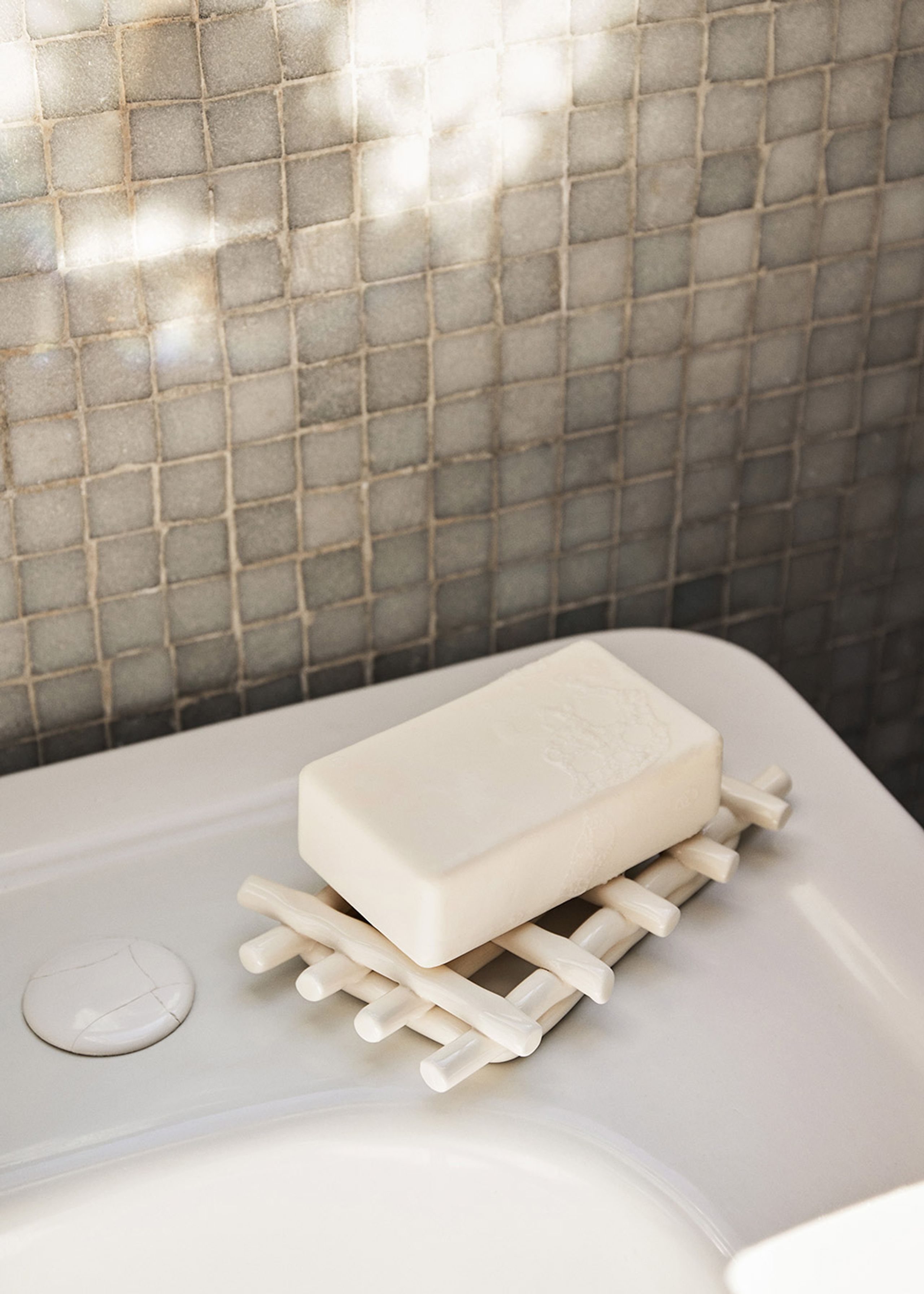 Ferm Living - Soap dish - Ceramic Soap Tray - Off-White