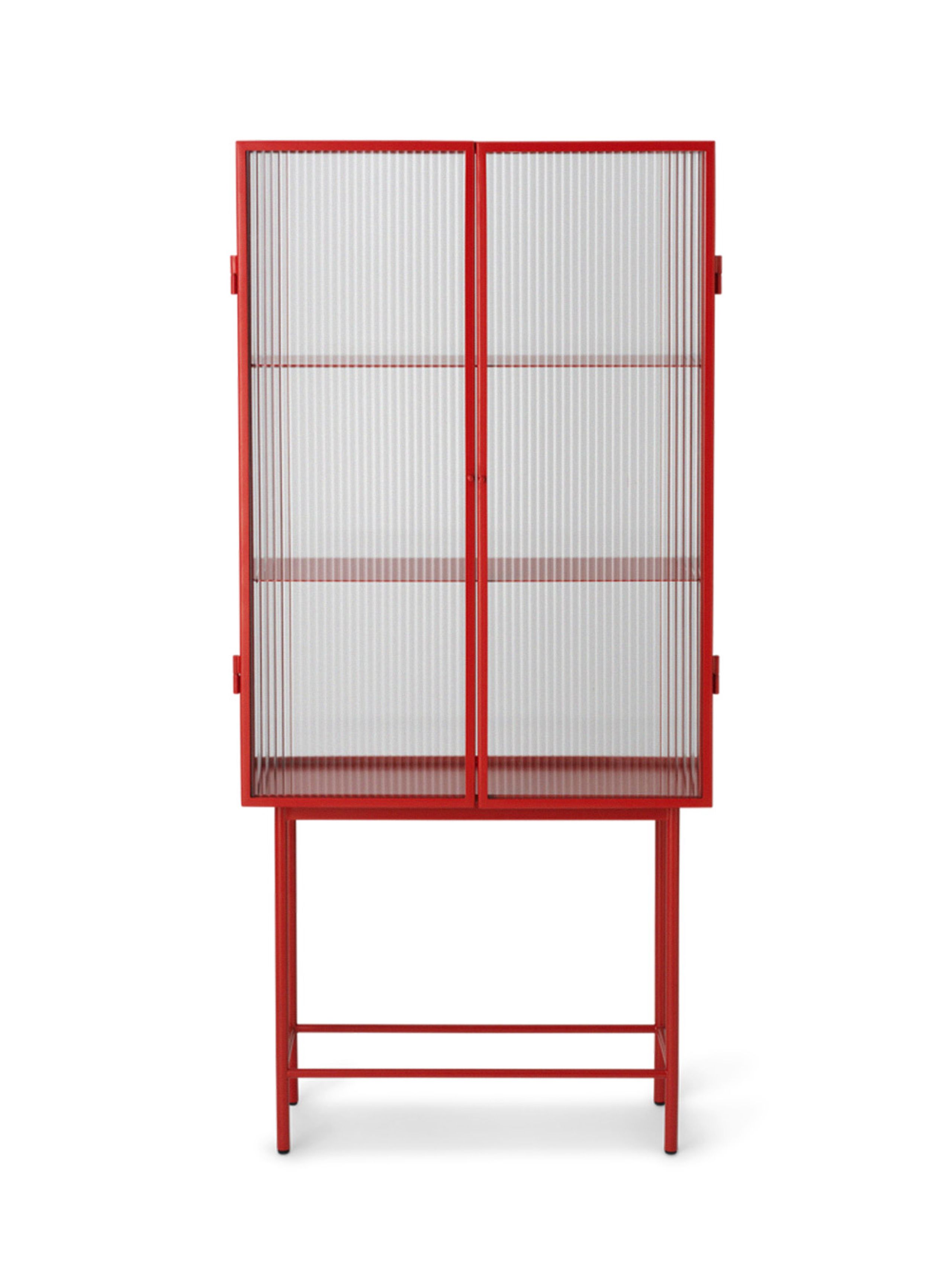 Ferm Living - Kabinet - Haze Vitrine - Reeded Glass - Poppy Red