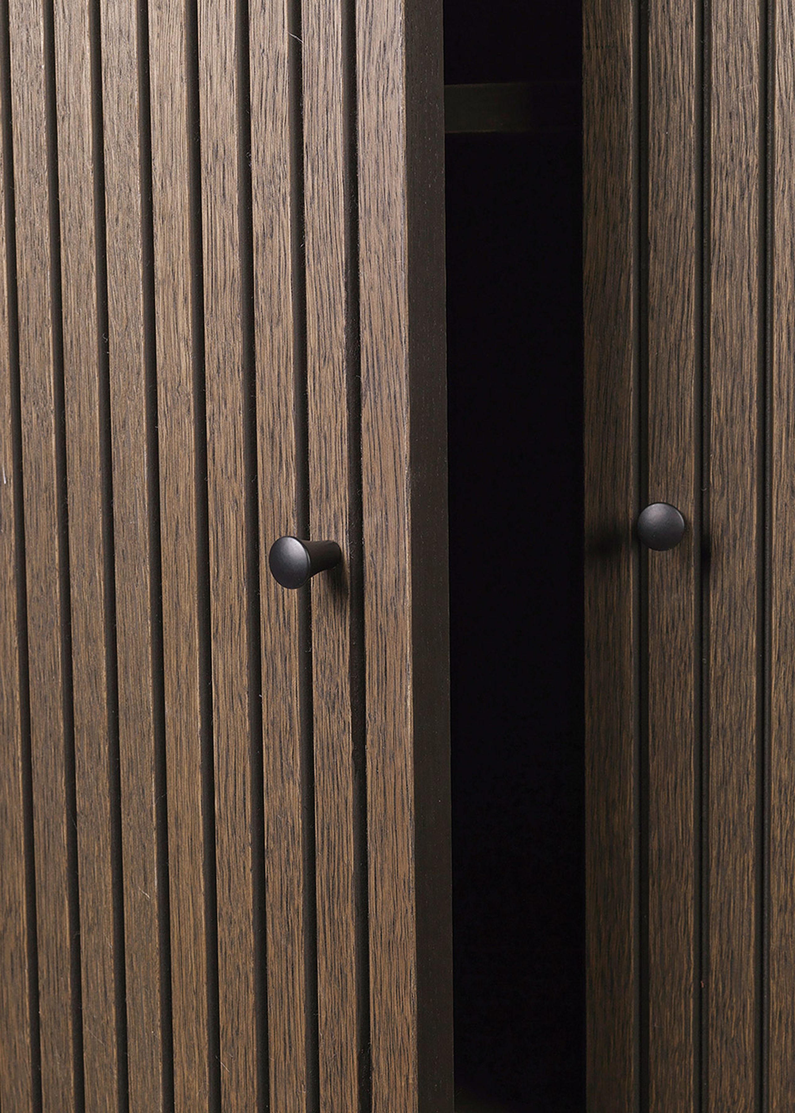 Ferm Living - Schrank - Sill Cupboard - Tall - Dark Stained Oak