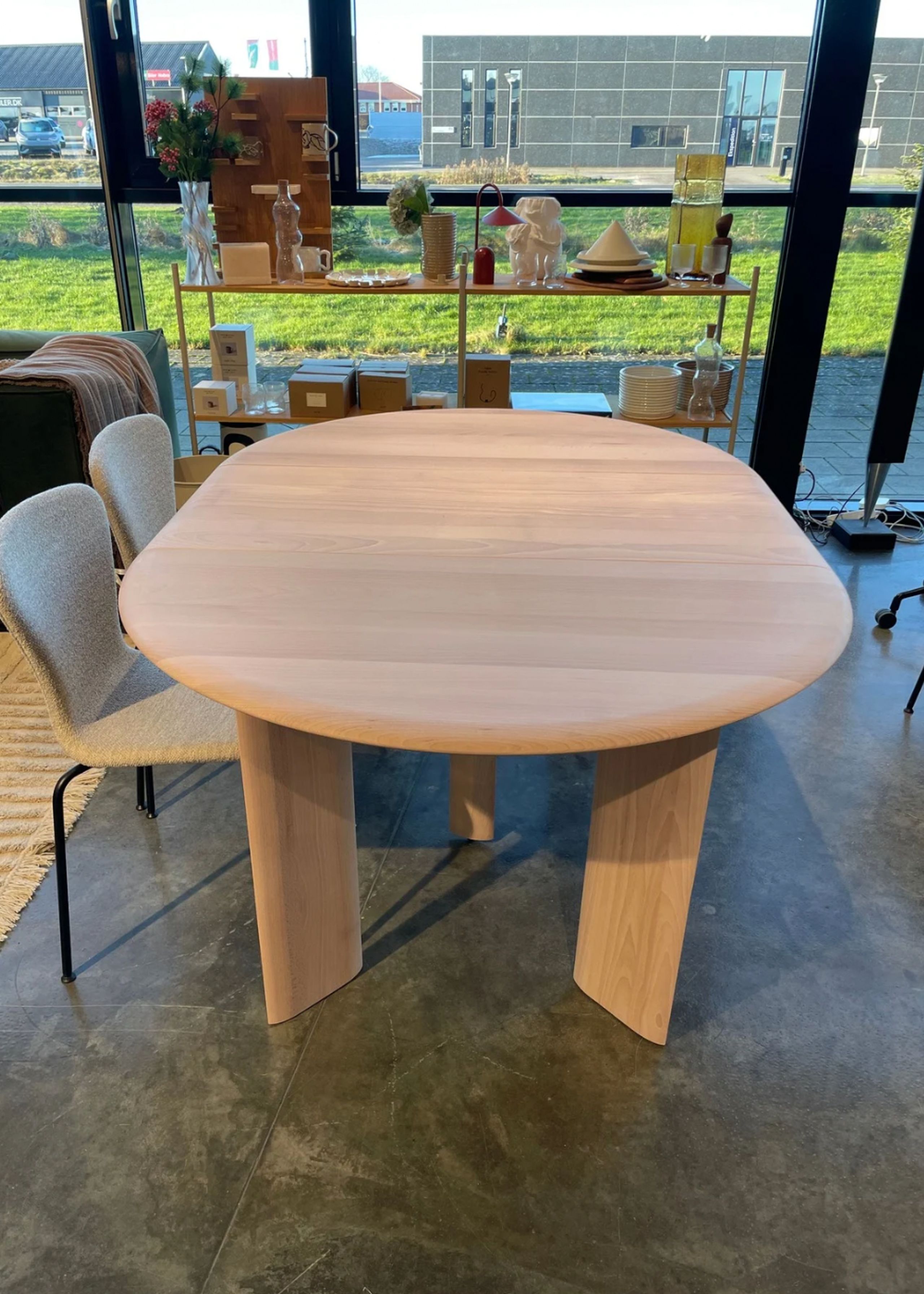 Ferm Living - Jídelní stůl - Bevel Table - Extendable x2 - White Oiled Beech - Předváděcí model