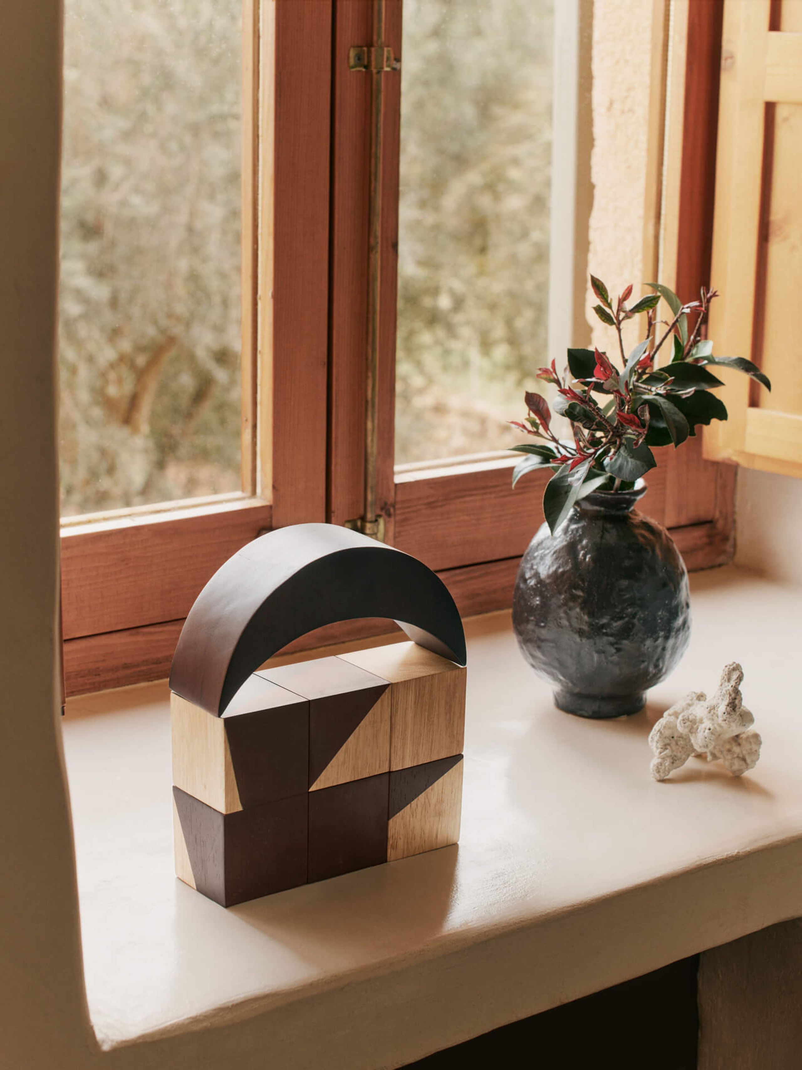 Ferm Living - Dust broom - Phase Building Blocks - Natural/Dark stained