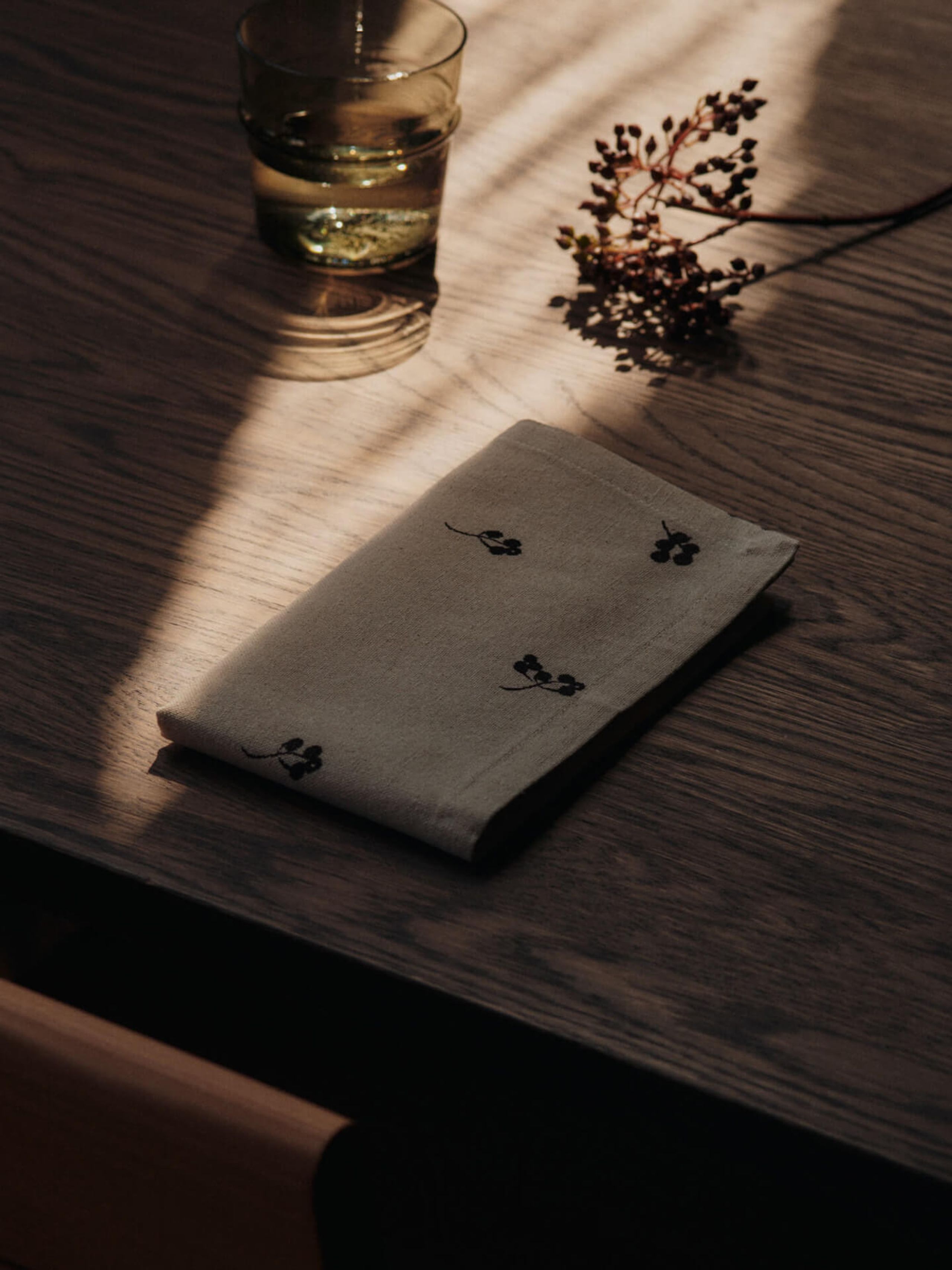 Ferm Living - Cloth napkins - Baies Napkins - Natural/Dark Chocolate
