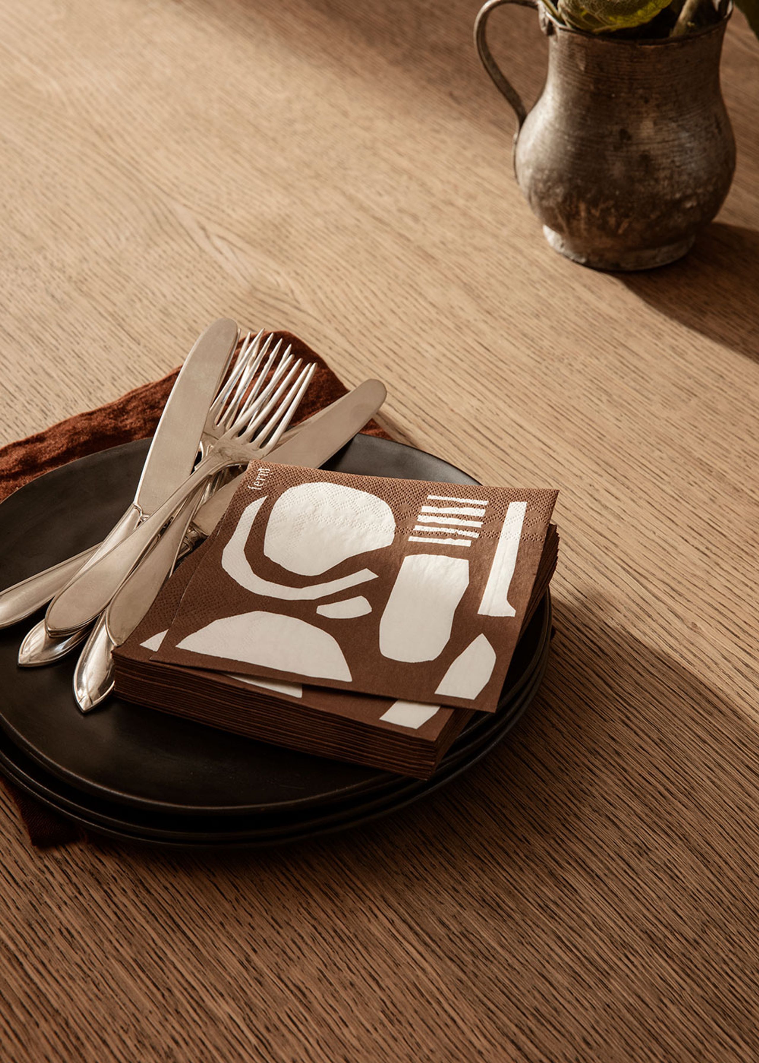 Ferm Living - Teller - Flow Tallerken - Off-white / Speckle