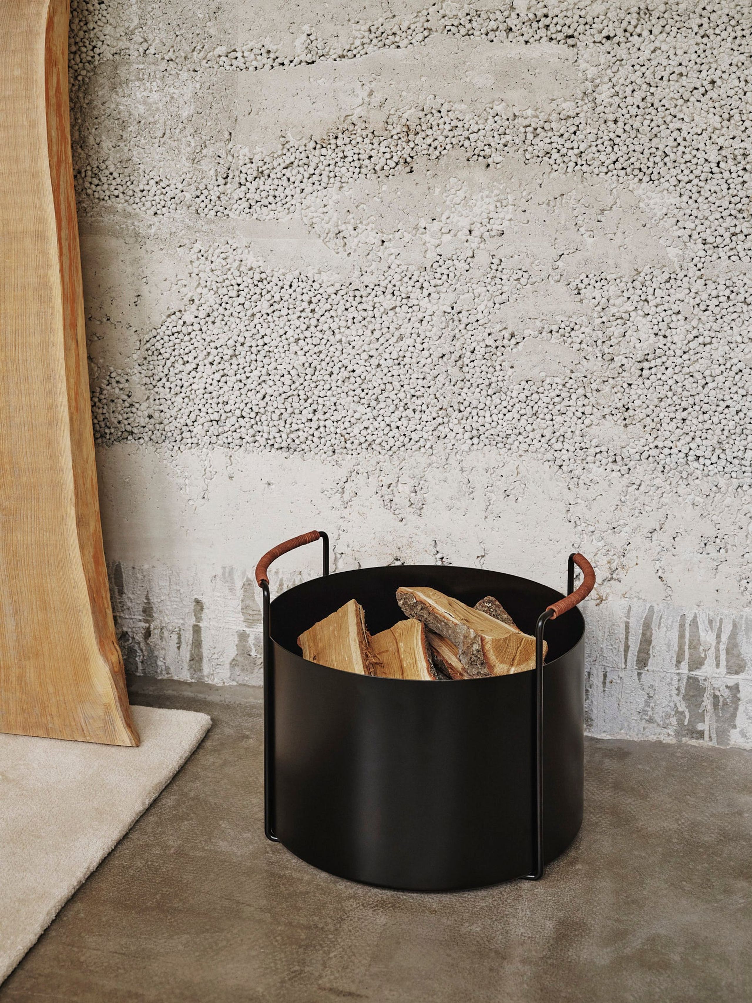 Ferm Living - Culla - Port Firewood Bucket - Black - Black