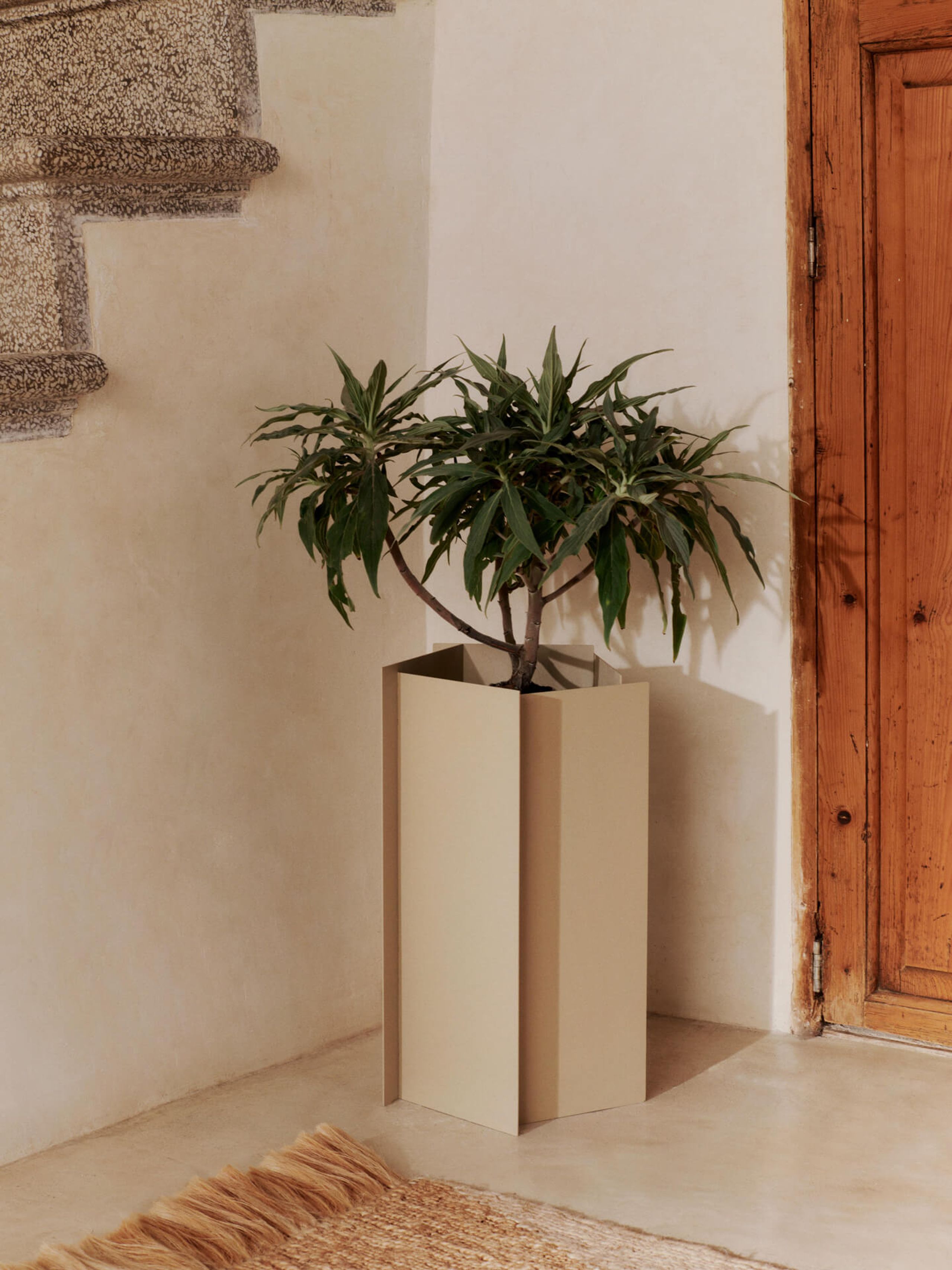 Ferm Living - Flowerpot - Fragma Planter - H49 - Cashmere