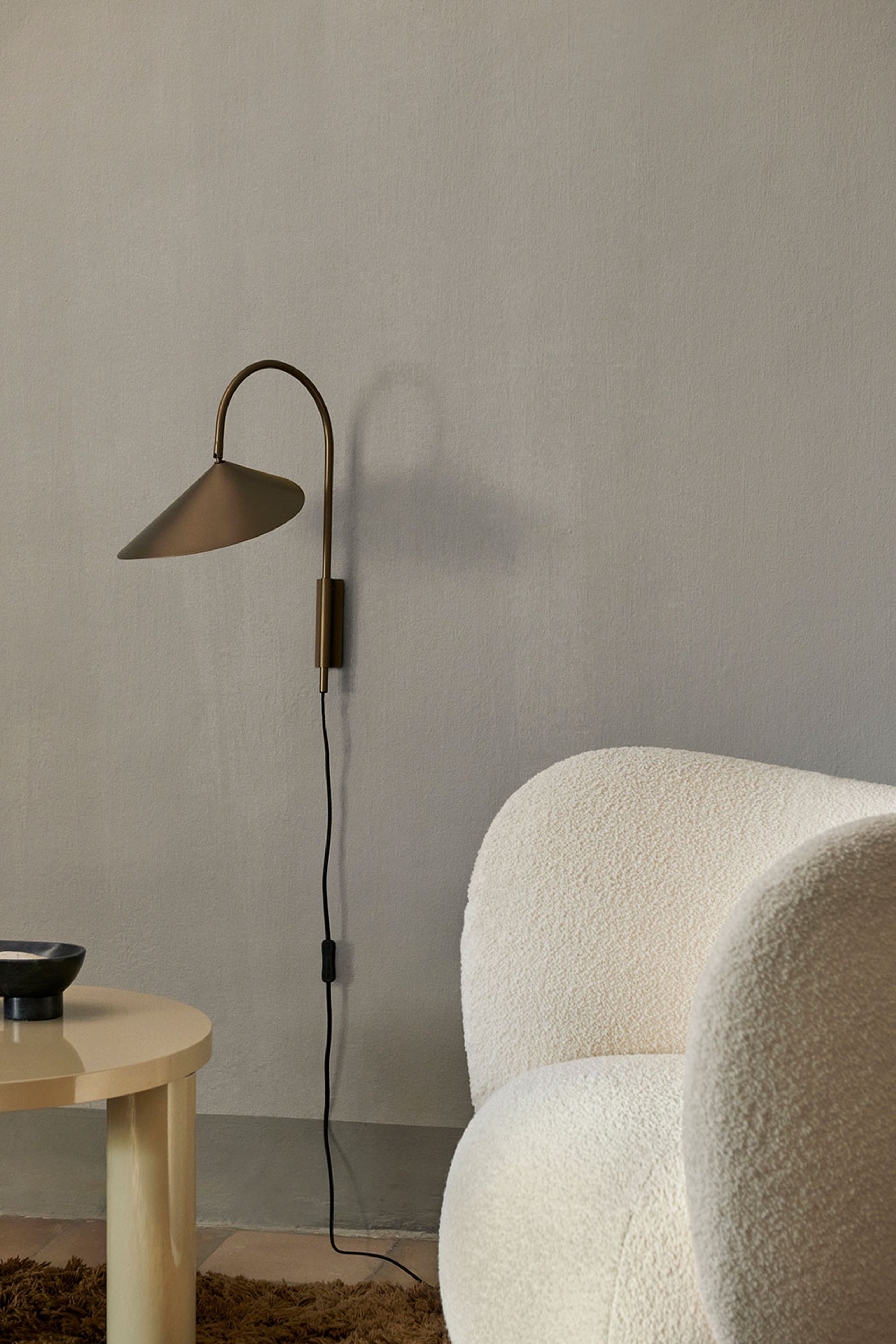 Ferm Living - Wall lamp - Arum Wall Lamp / Swivel - Cashmere