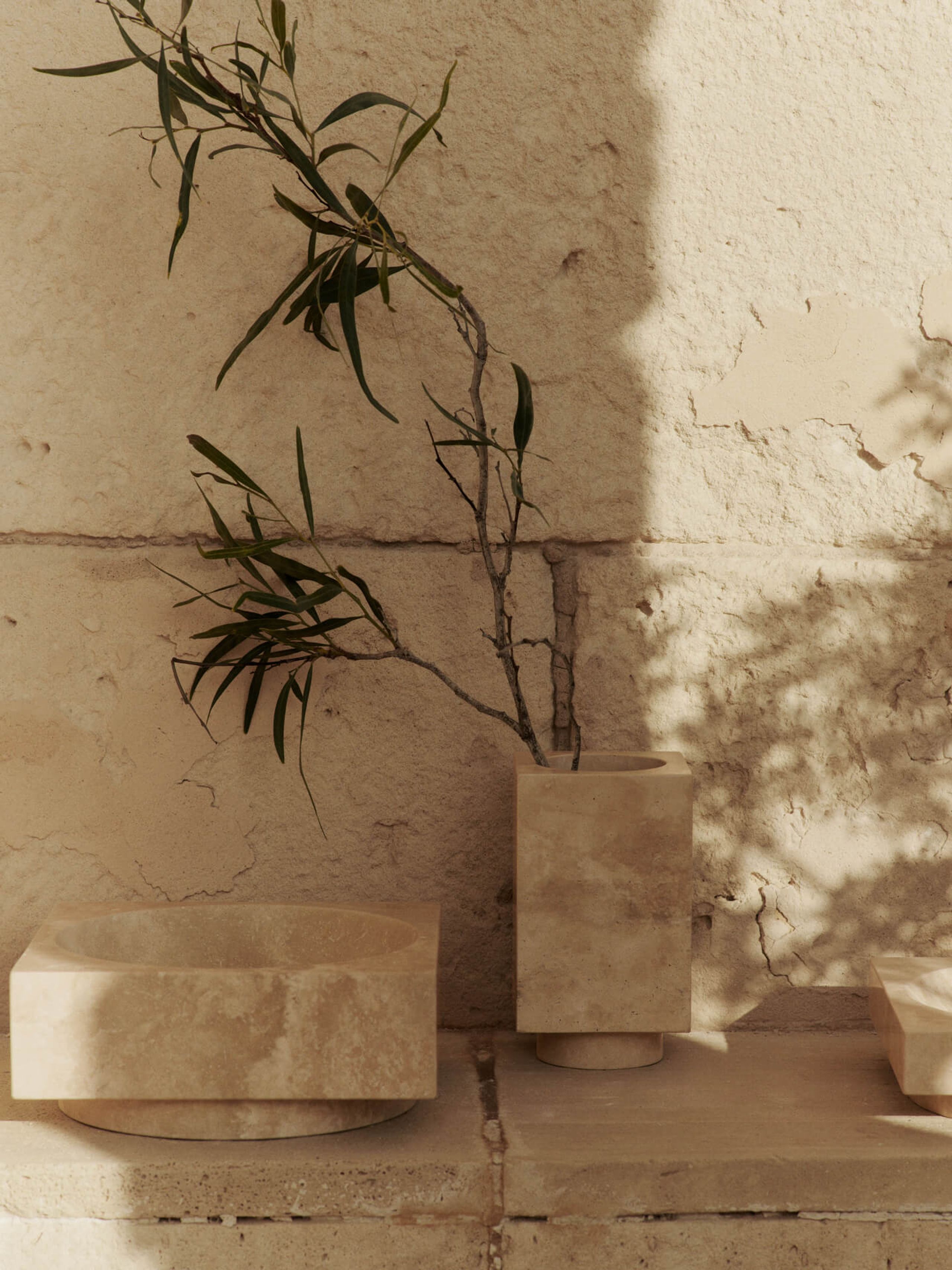 Ferm Living - Ciotola di servizio - Hew High Centrepiece - Travertine