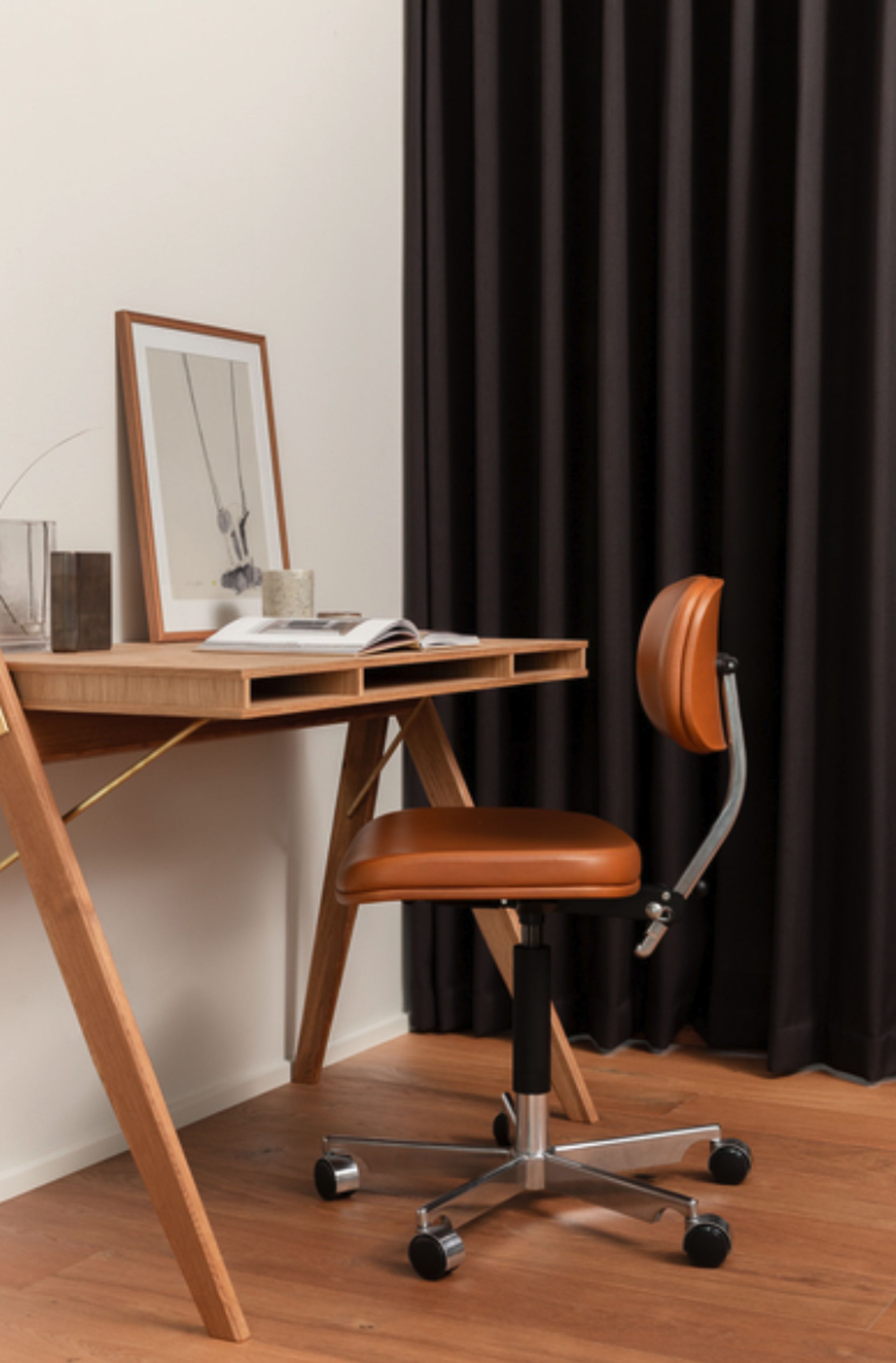  - - Field desk - Oak