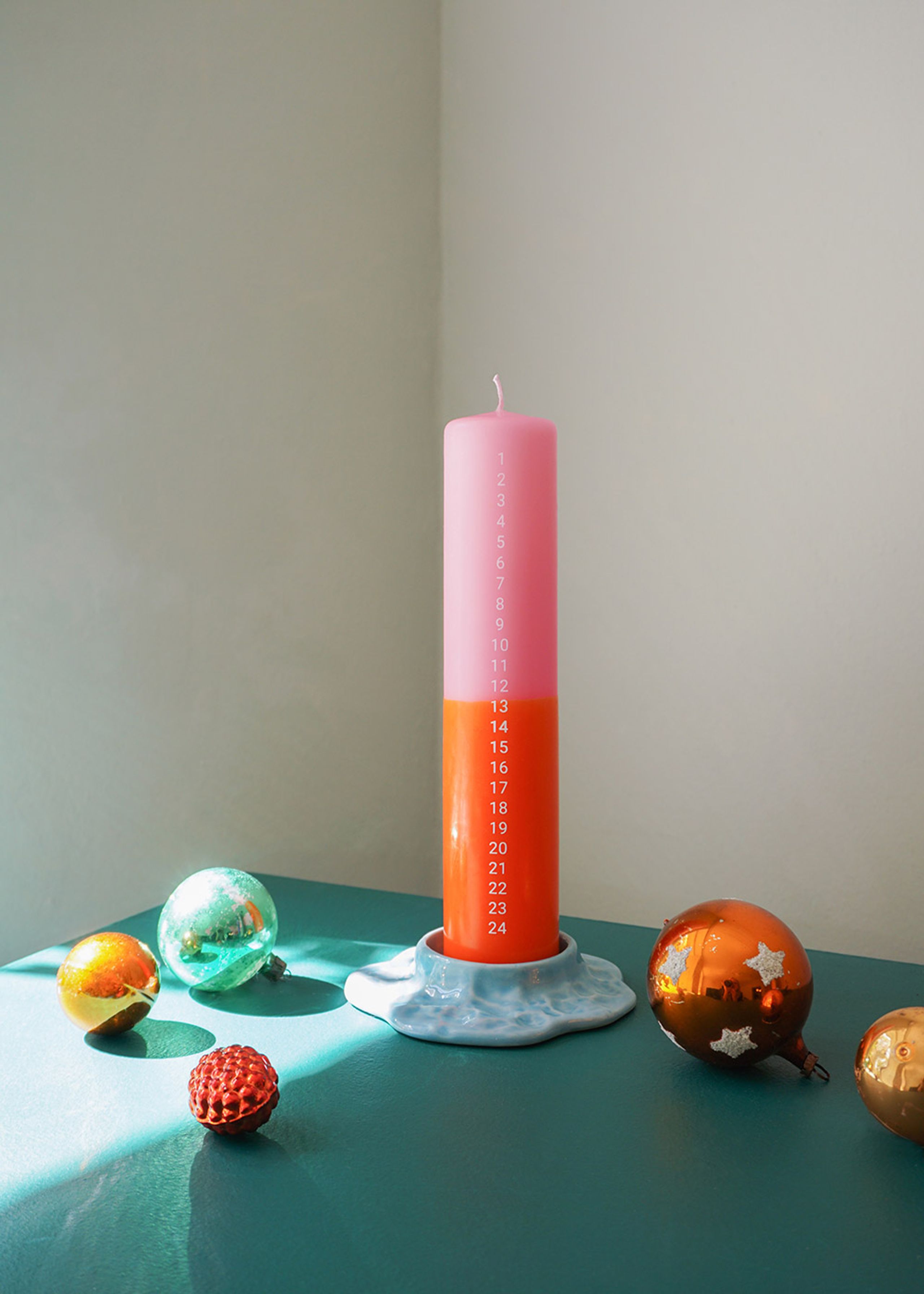 Finders Keepers - Świecznik - Mauna Candleholder - Bright Blue