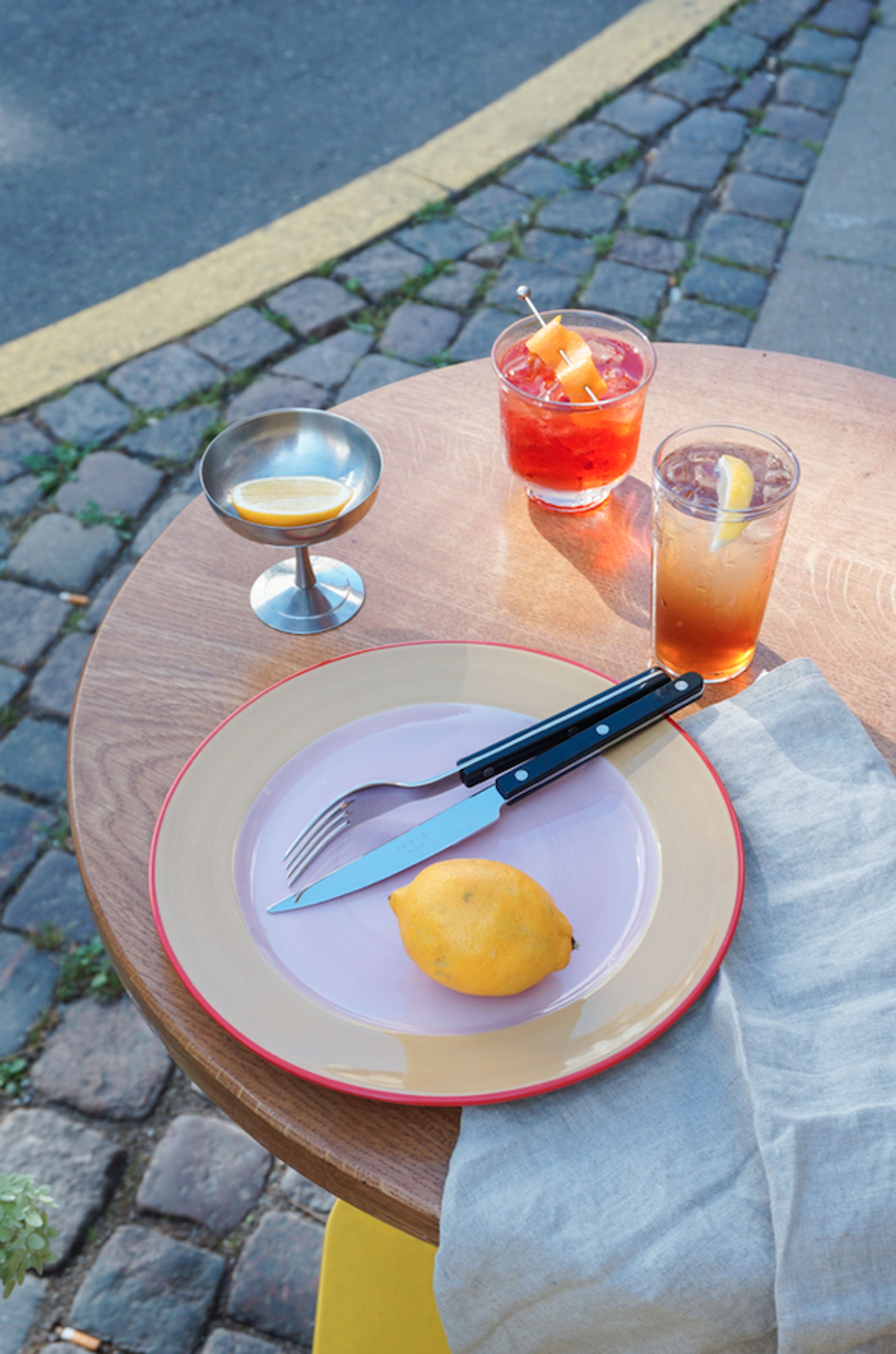 Finders Keepers - Plate - Tricolore dinner plate - Pink/beige/red