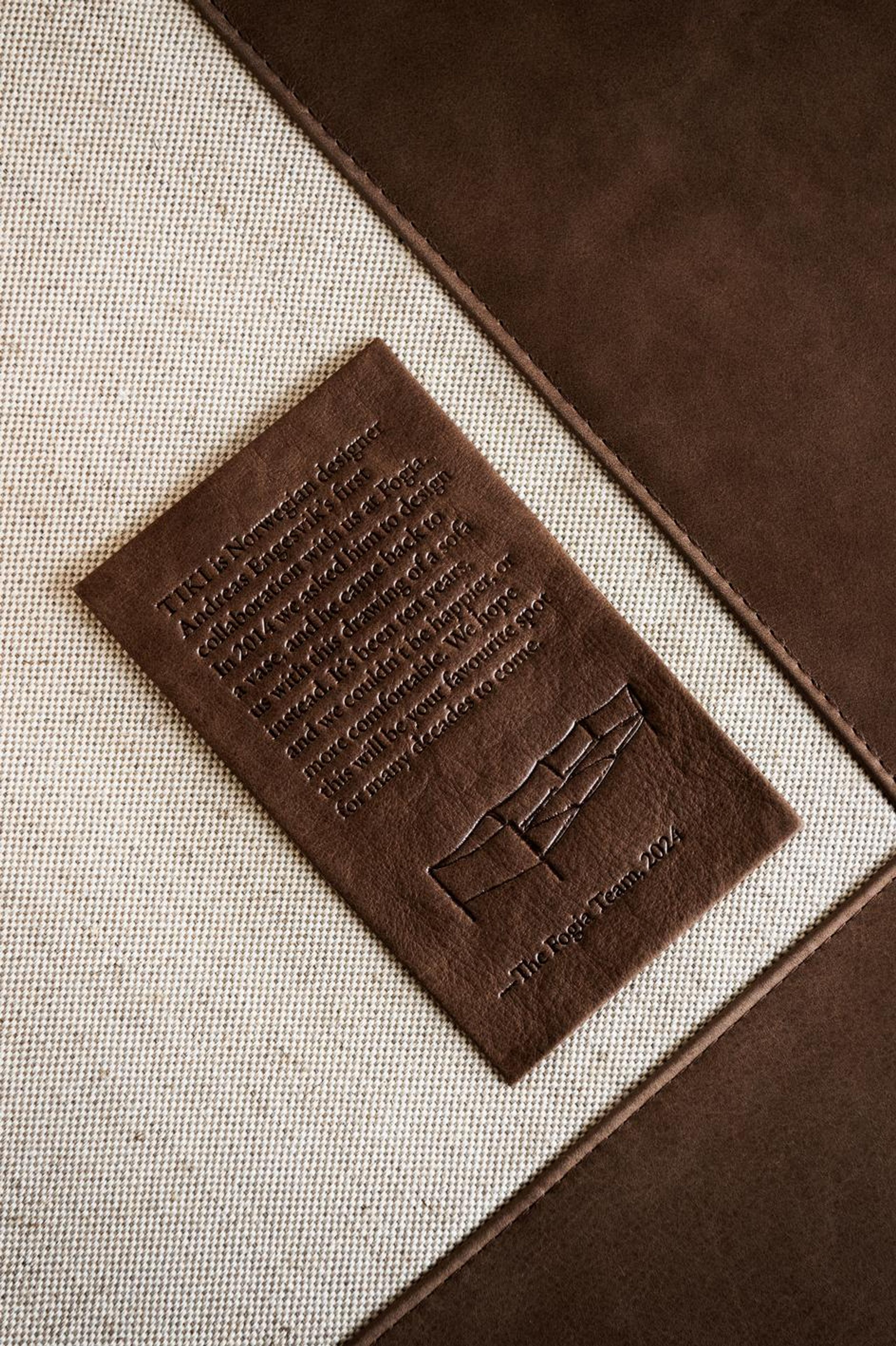 Fogia - 3 Personers Sofa - Tiki Sofa / 3 Seater - Vintage Tobacco 10 Years Anniversary Edition