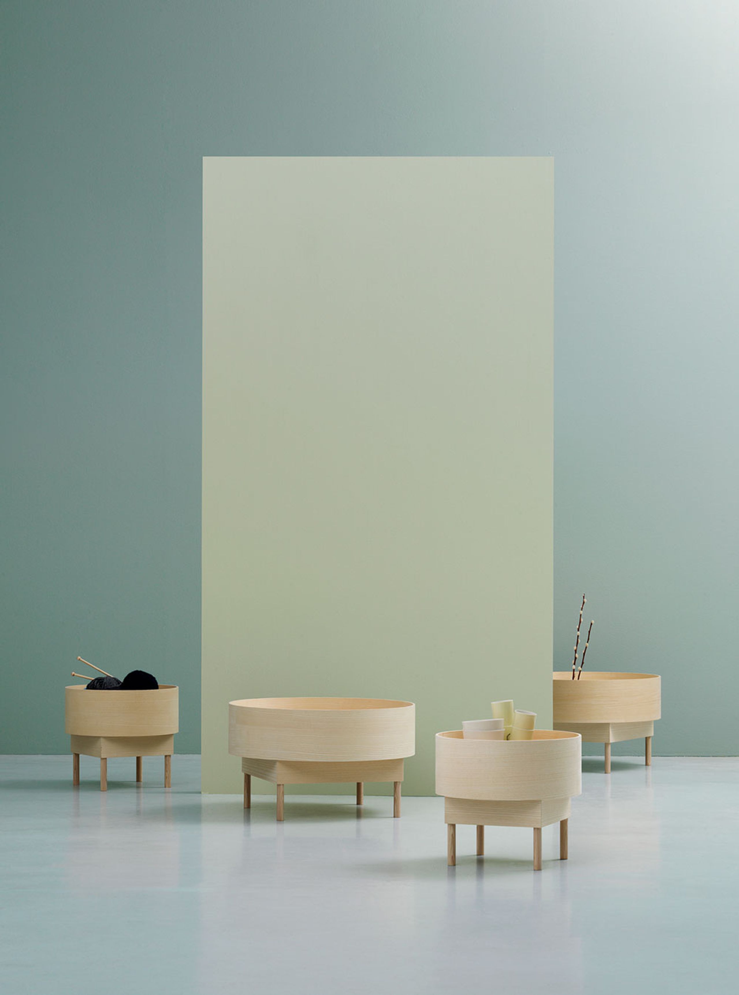 Fogia - Stolik kawowy - Bowl Table - Small - Lacquered Ash