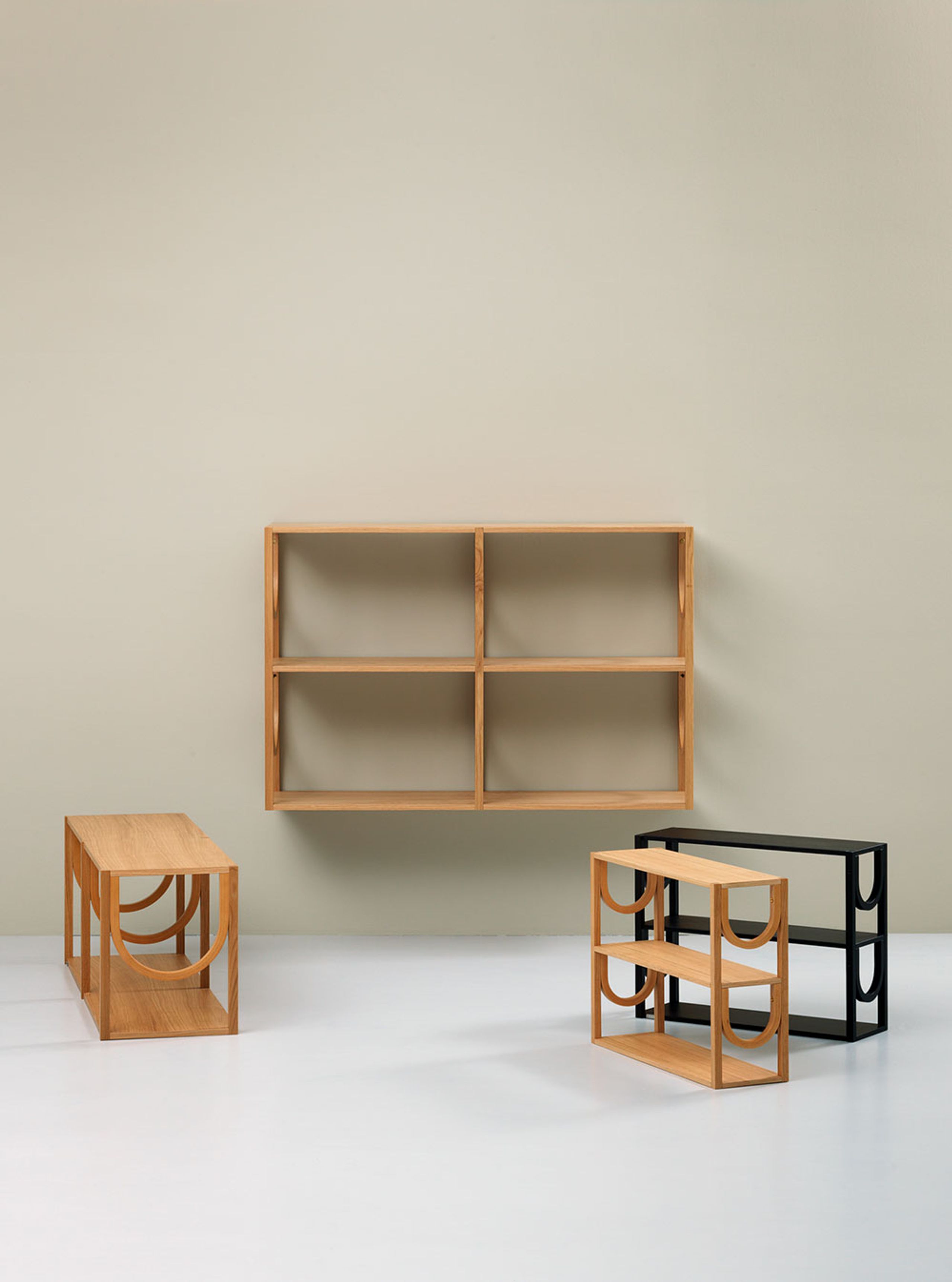 Fogia - Shelf - Arch - High - Black Stained Oak