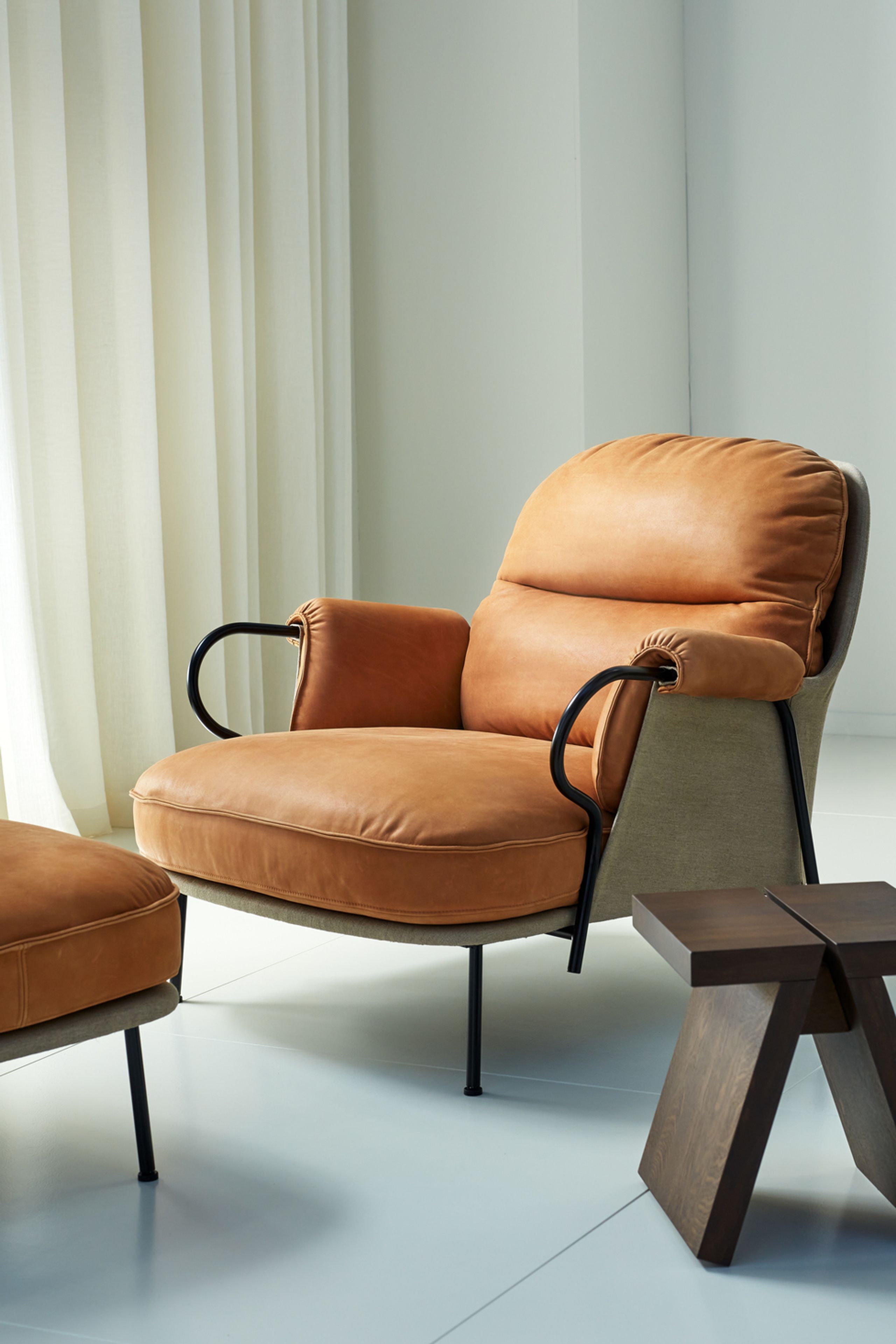 Fogia - Fåtölj - Lyra - cognac armchair