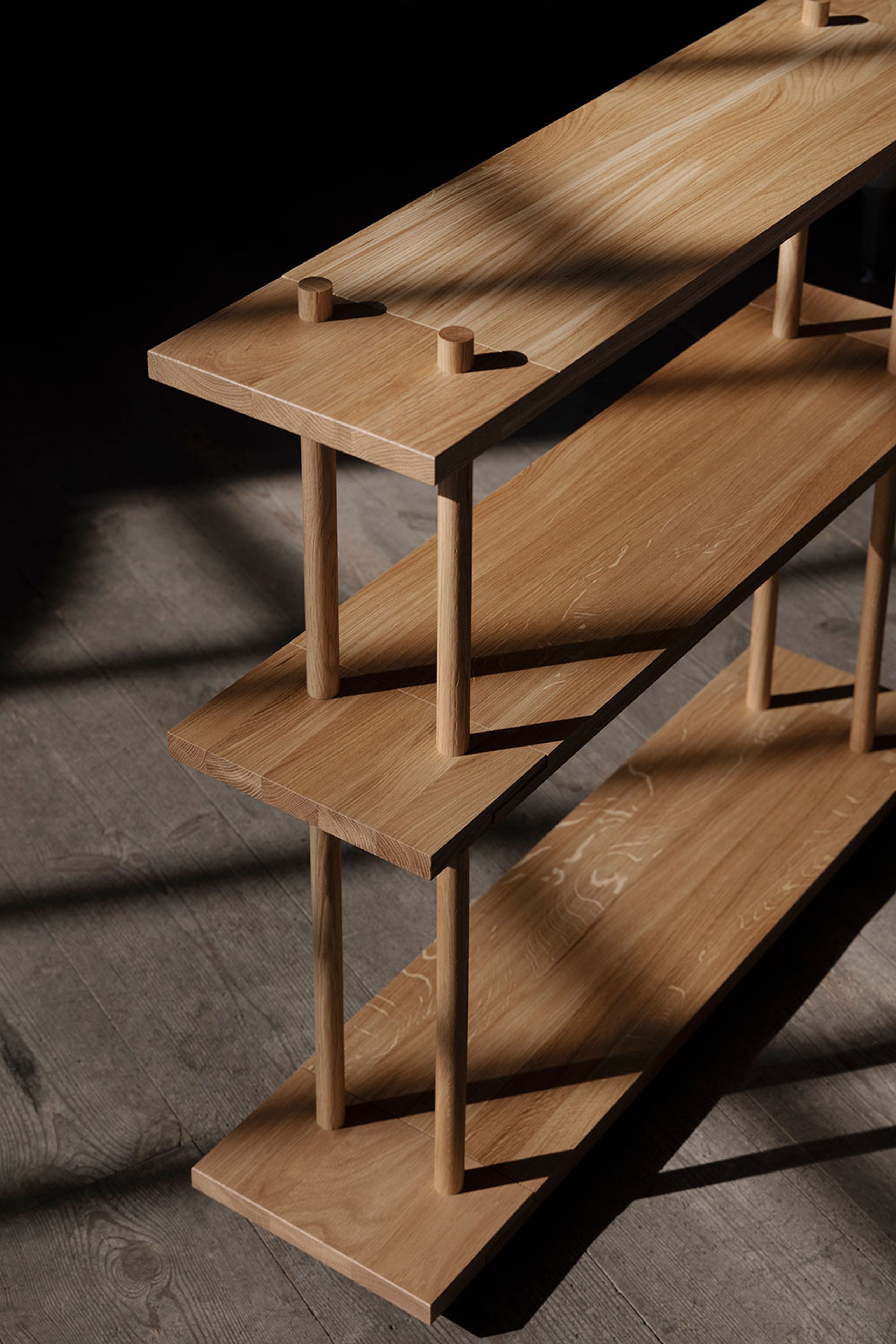 Fogia - Display - Bond Configuration / W103 - Lacquered Oak