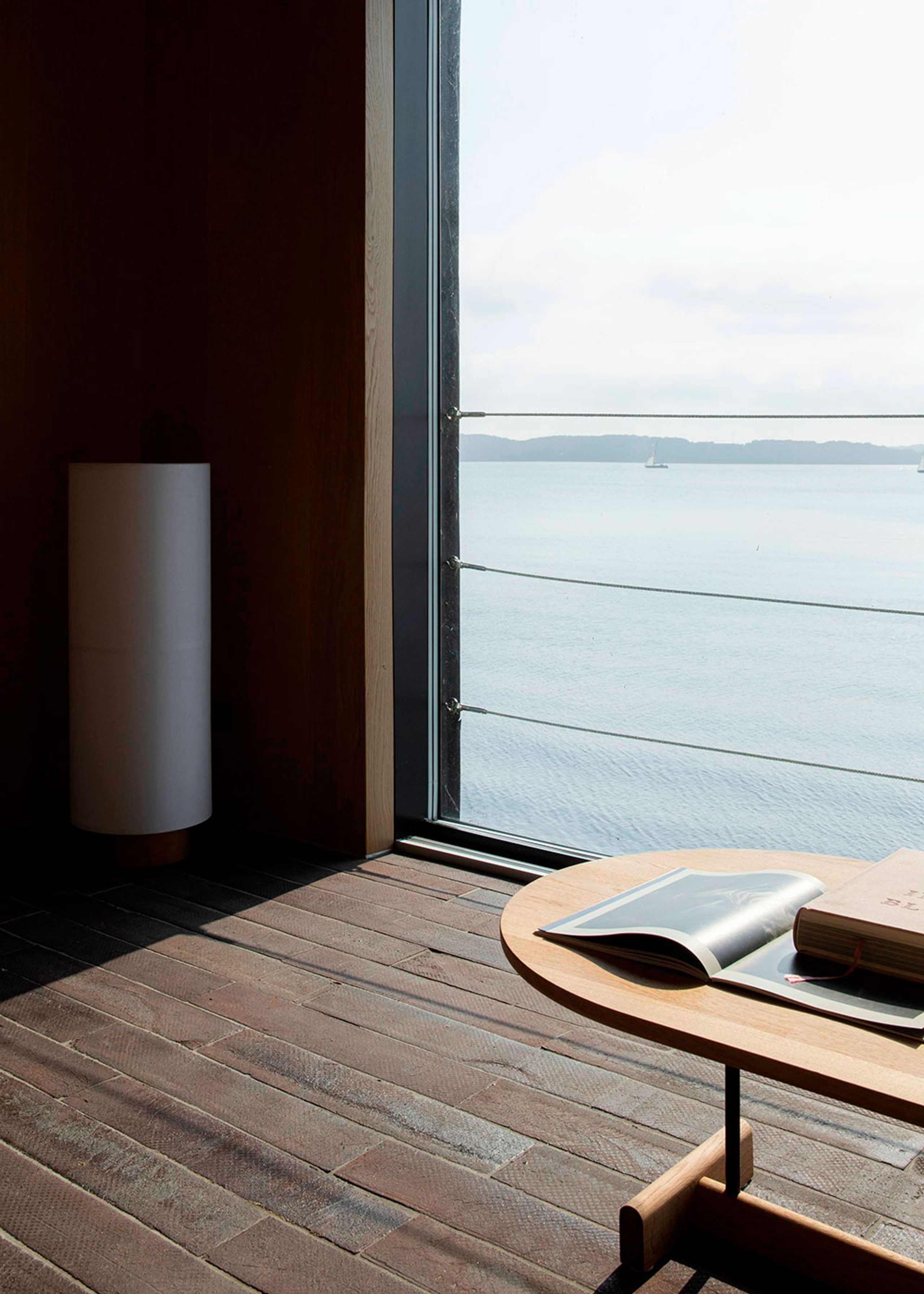 Fogia - Coffee table - Koku / Oval - Small - Wenge Stained Oak