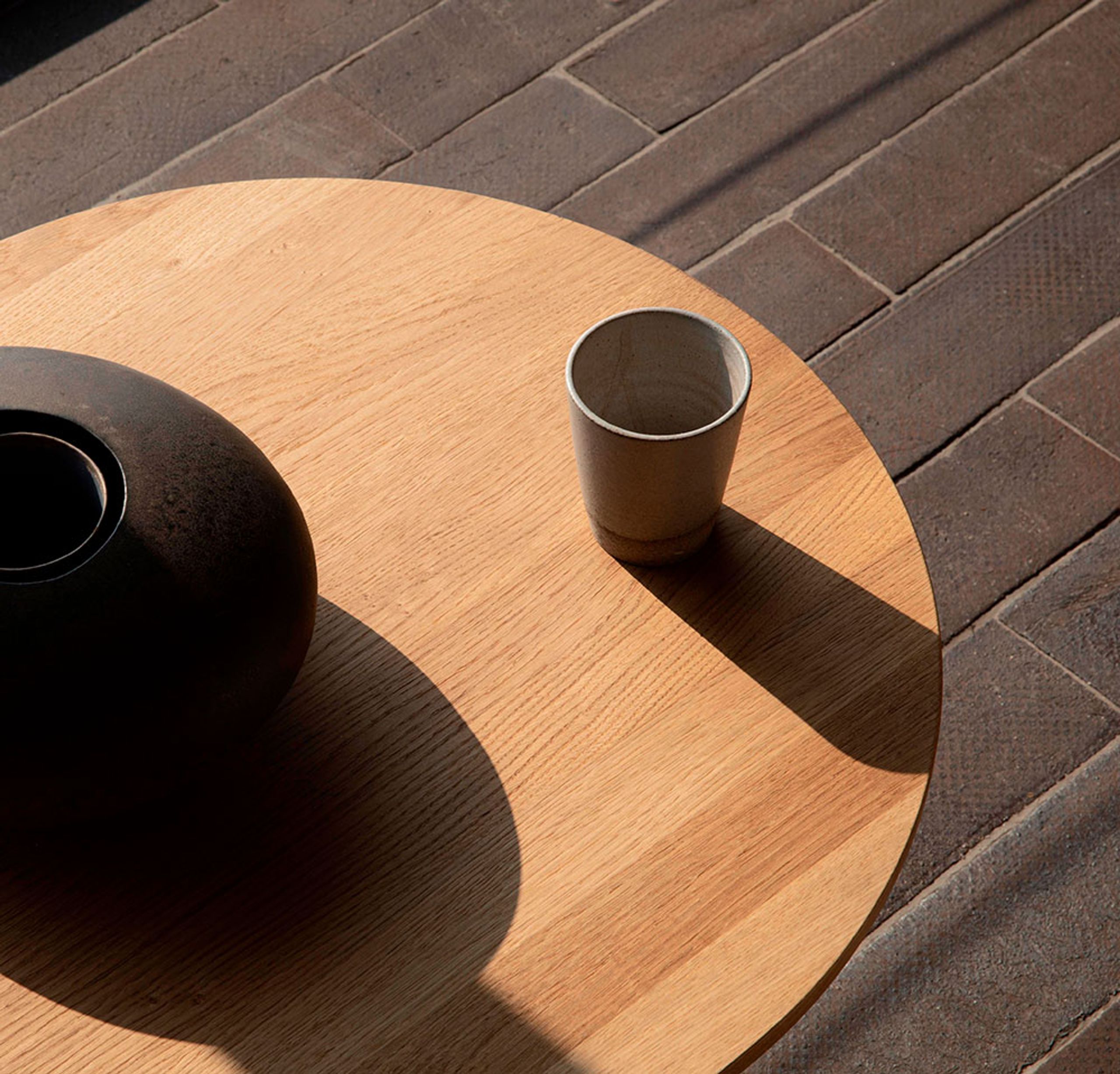 Fogia - Soffbord - Koku / Round - Medium - Lacquered Oak