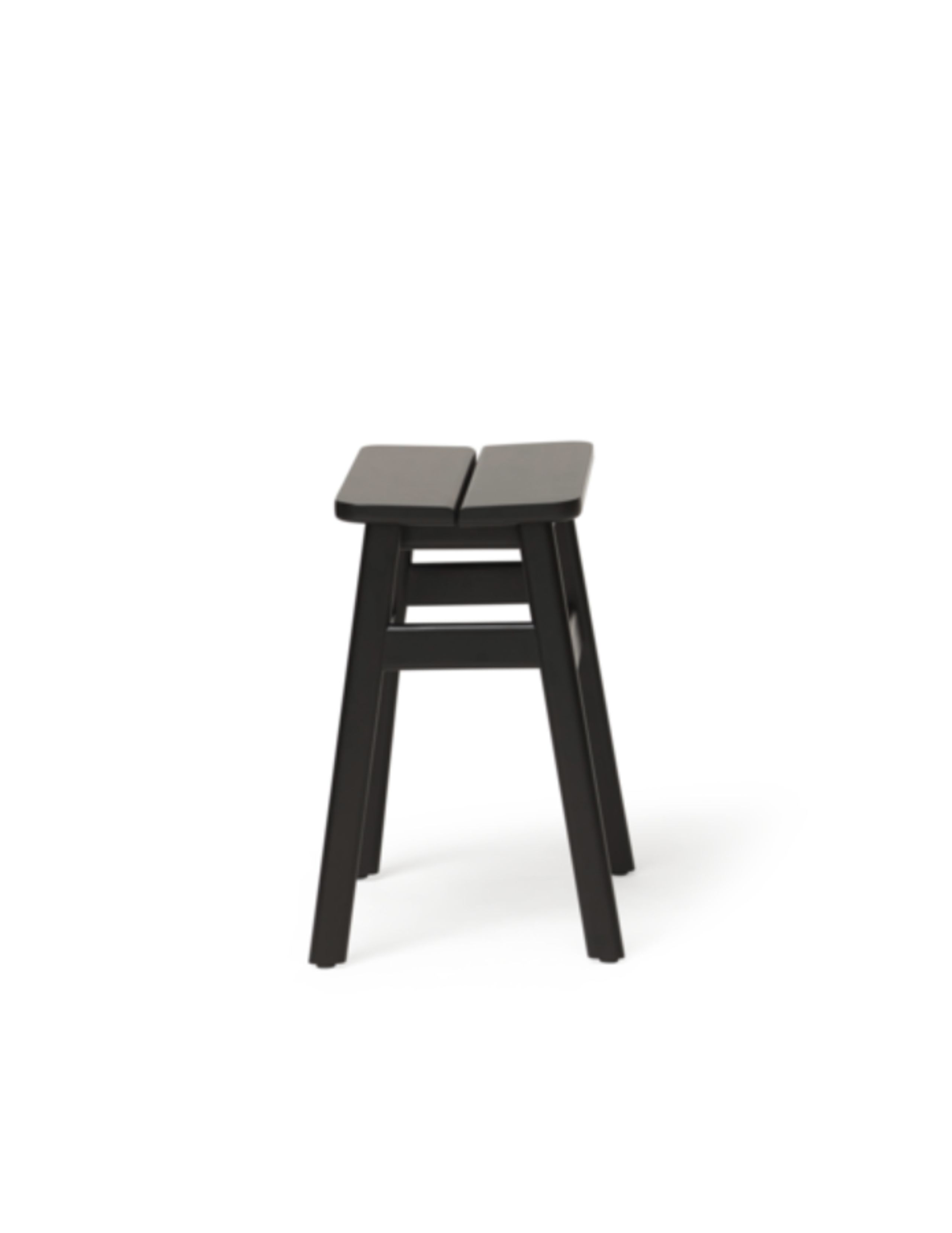 Form & Refine - Stolička - Angle Standard Stool 45 - Black Stained Beech