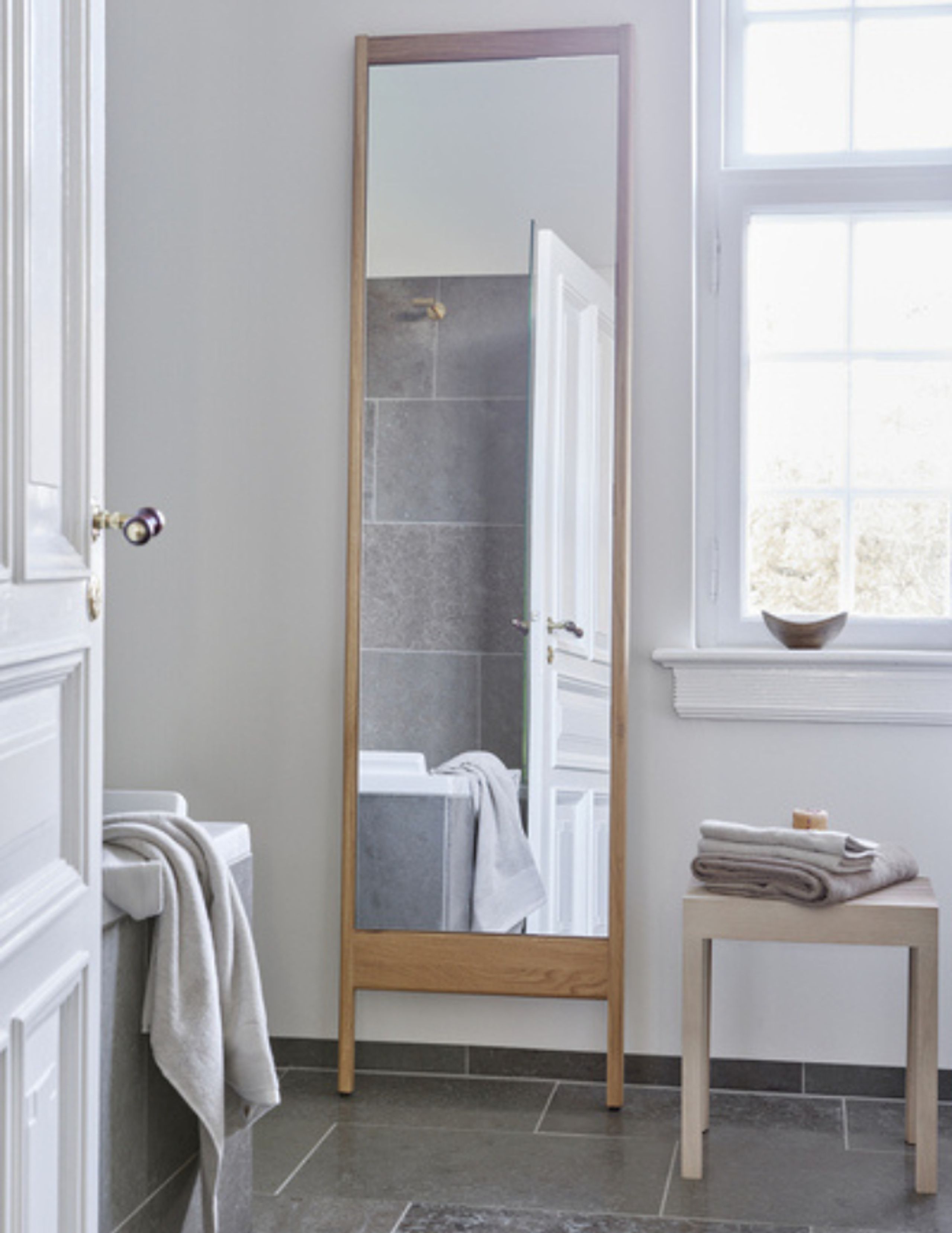 Form & Refine - Mirror - A line Mirror - Oak