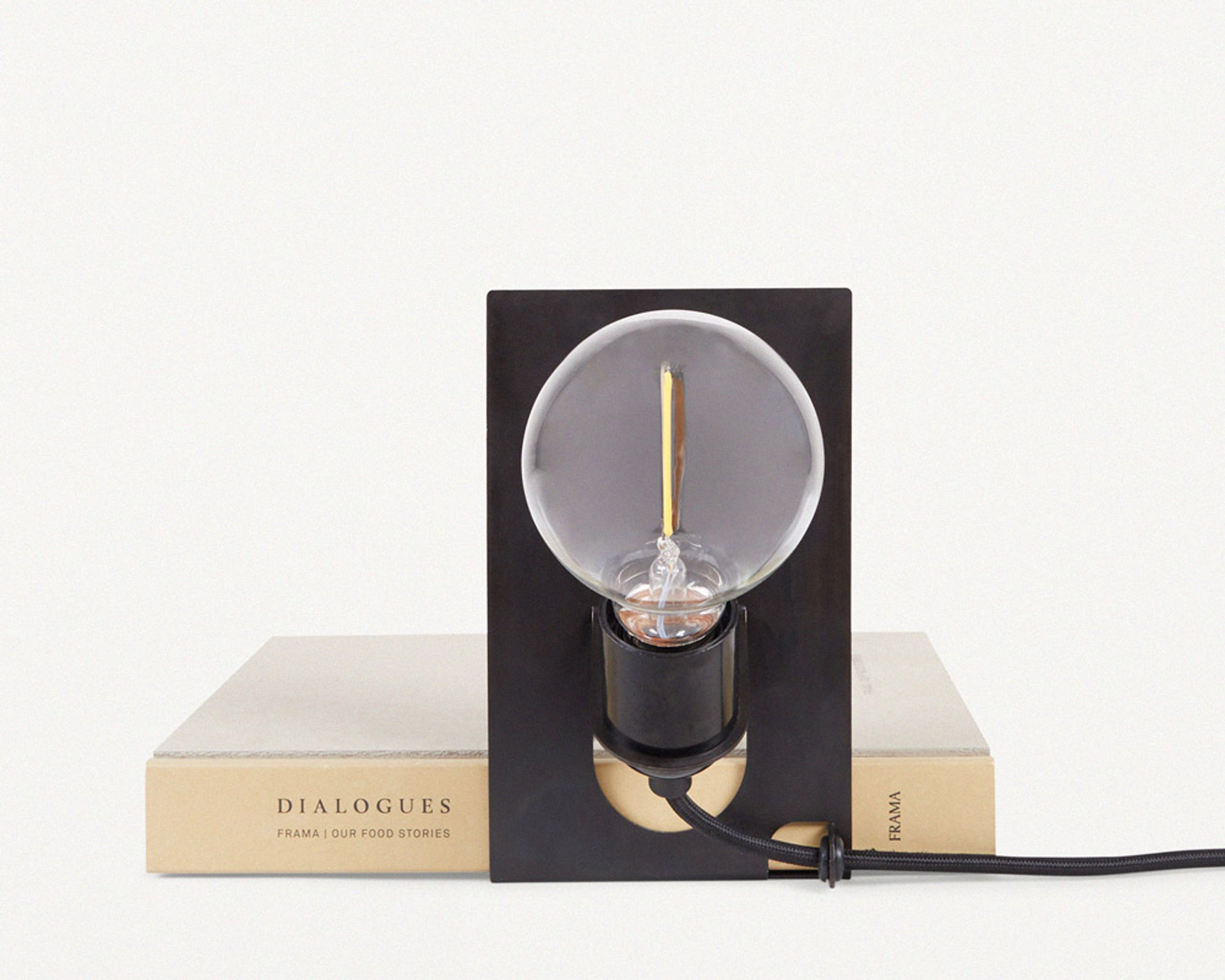 FRAMA - Lámpara de mesa - Library Lamp - Black