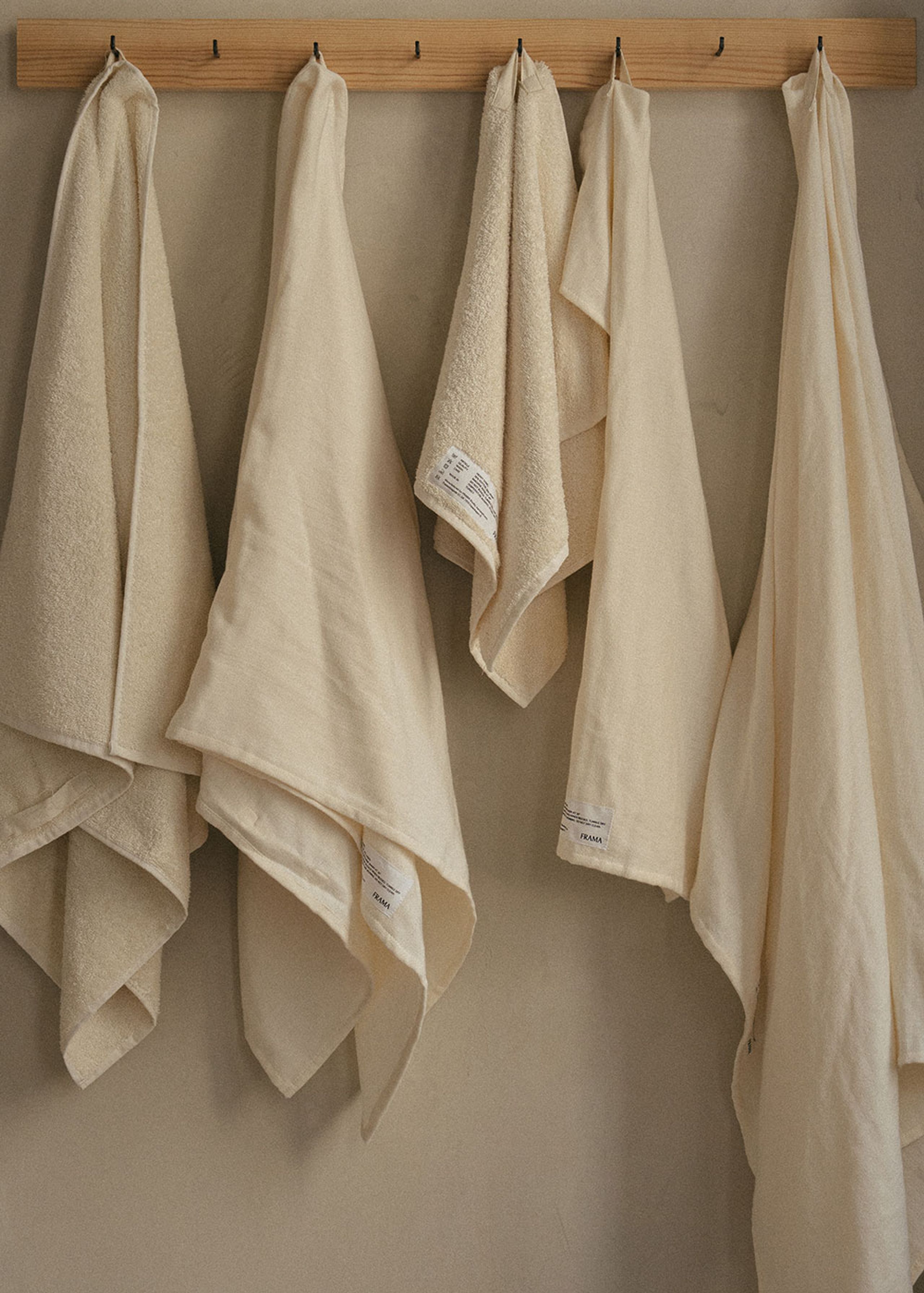 FRAMA - Towel - Heavy Towels - Bone White - Hand