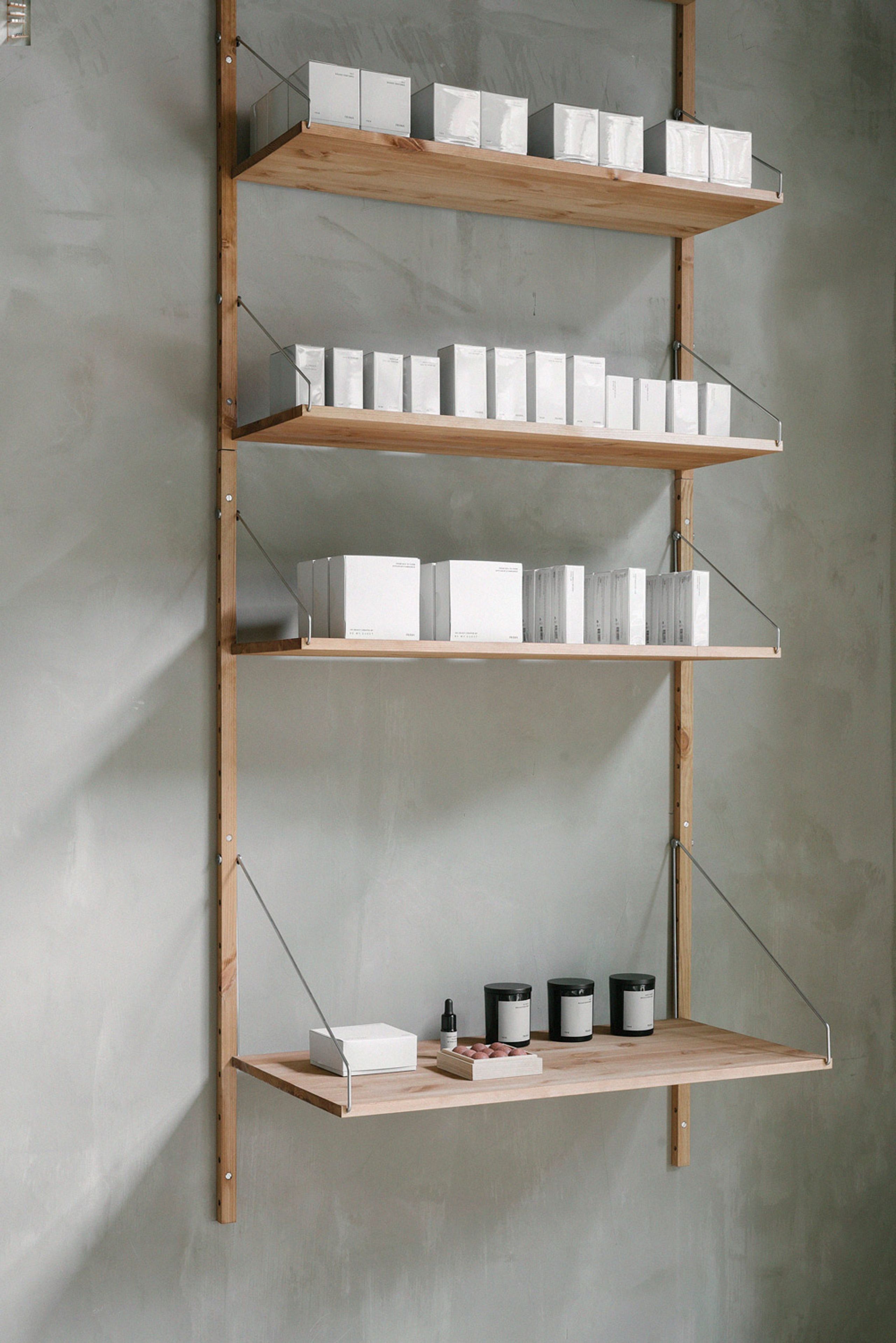 FRAMA - Display - Shelf Library H1148 / Desk Section - Natural Oak