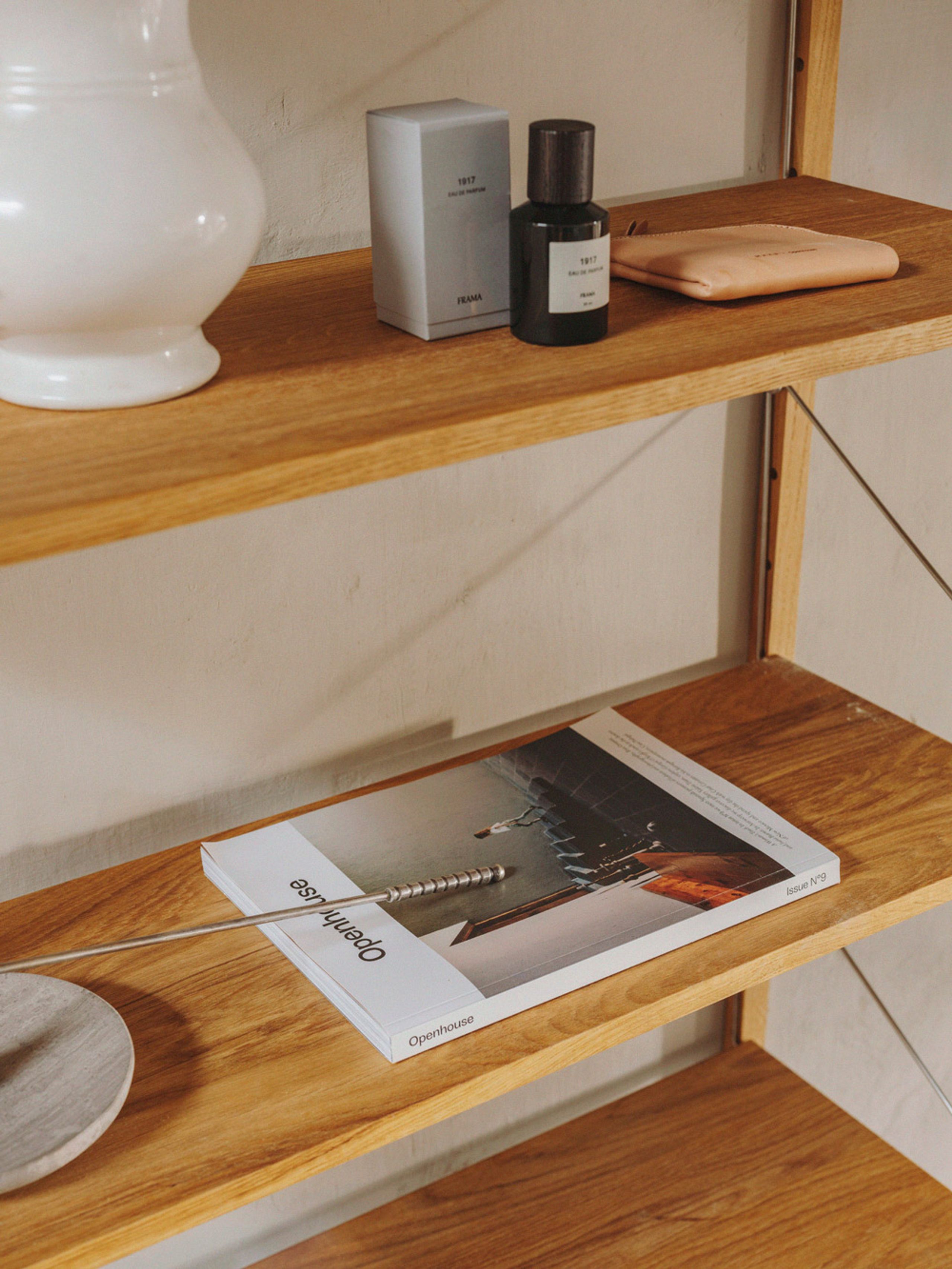 FRAMA - Display - Shelf Library H1148 / Single Section - Dark Oiled Oak