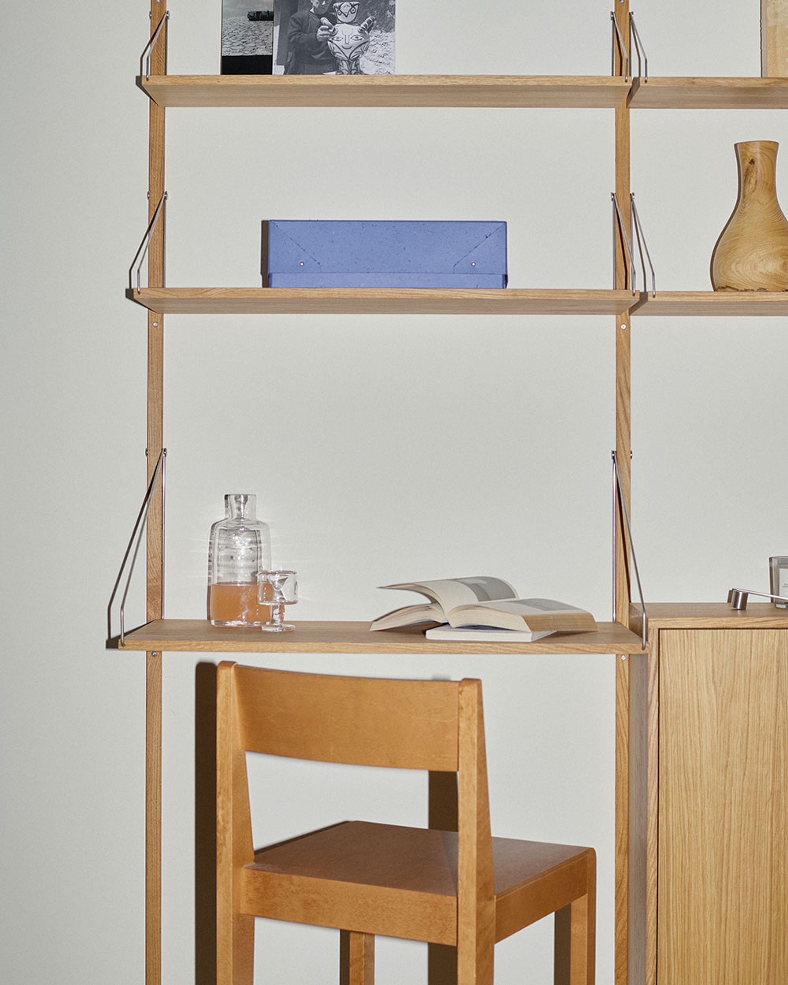 FRAMA - Shelving system - Shelf Library H1852 / W40 Section - Natural Oak