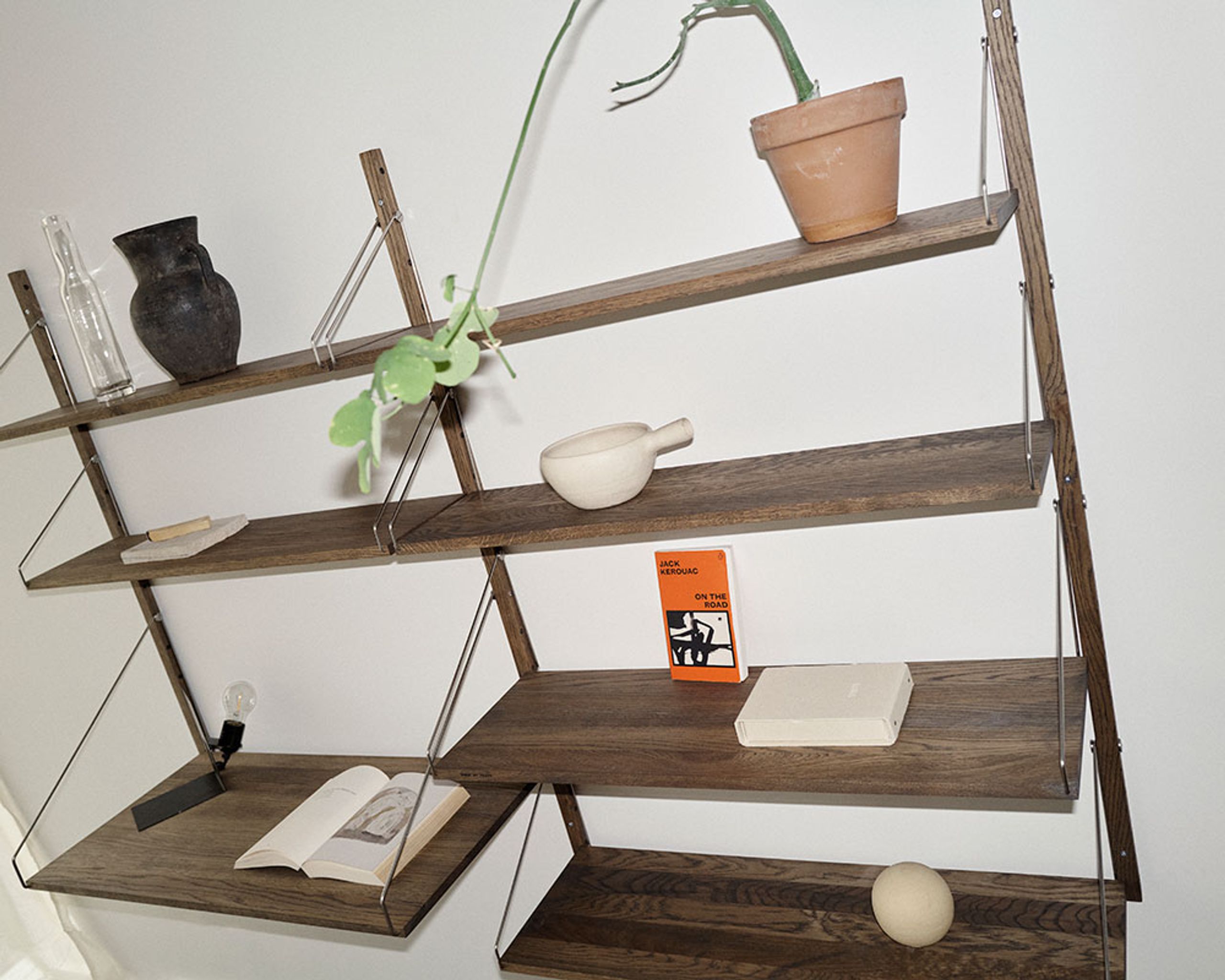 FRAMA - Shelving system - Shelf Library H1852 / W40 Section - Natural Oak