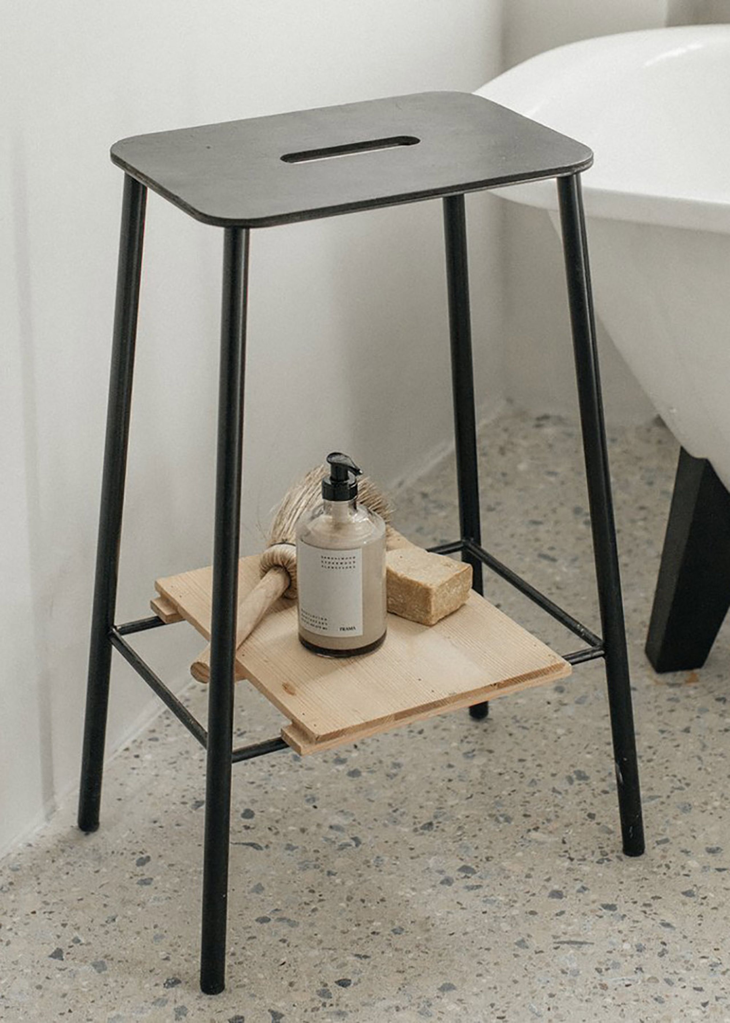 FRAMA - Hocker - Adam Stool H65 - Anthracite Leather / Black