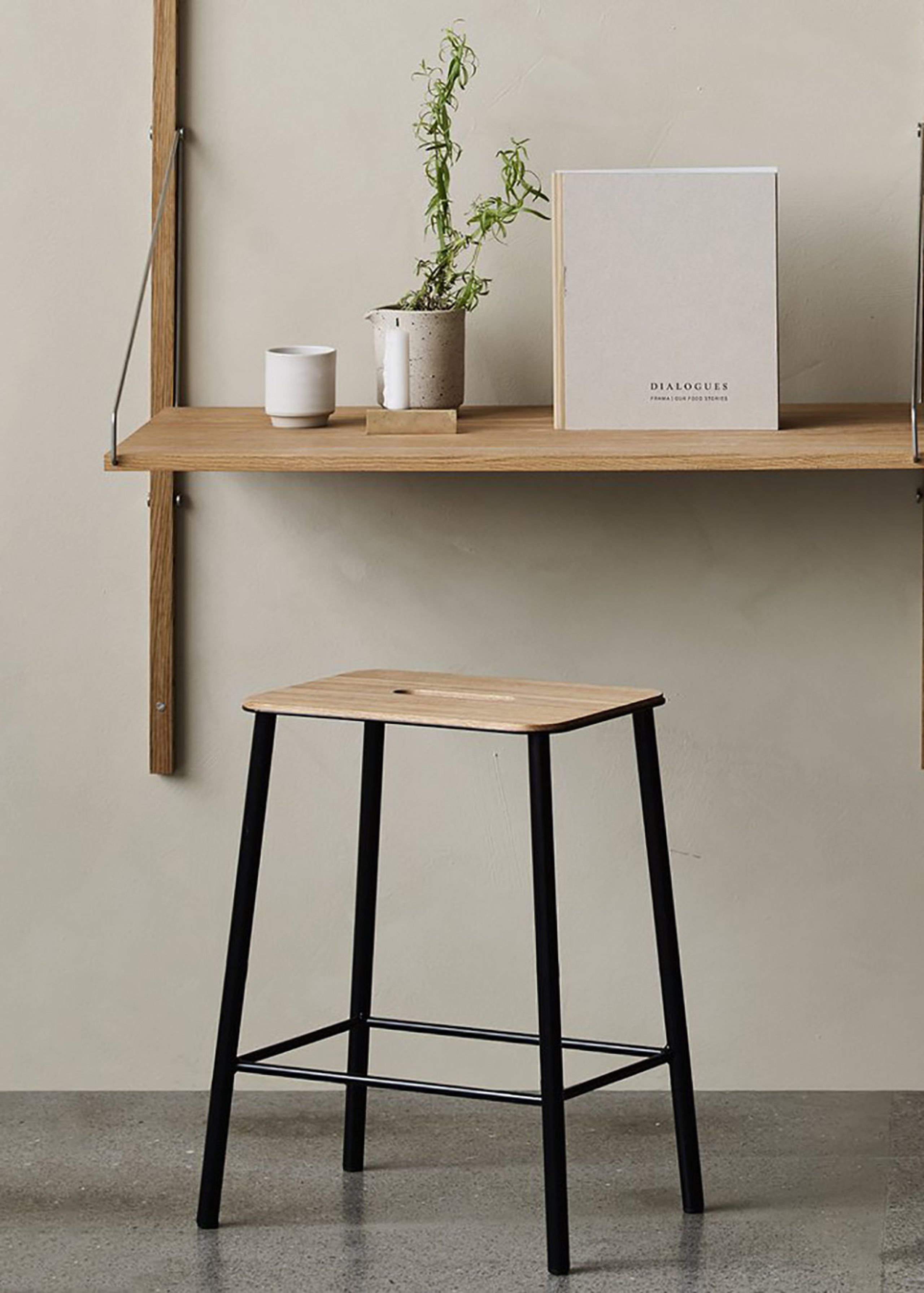 FRAMA - Stool - Adam Stool H50 - Oak / Black