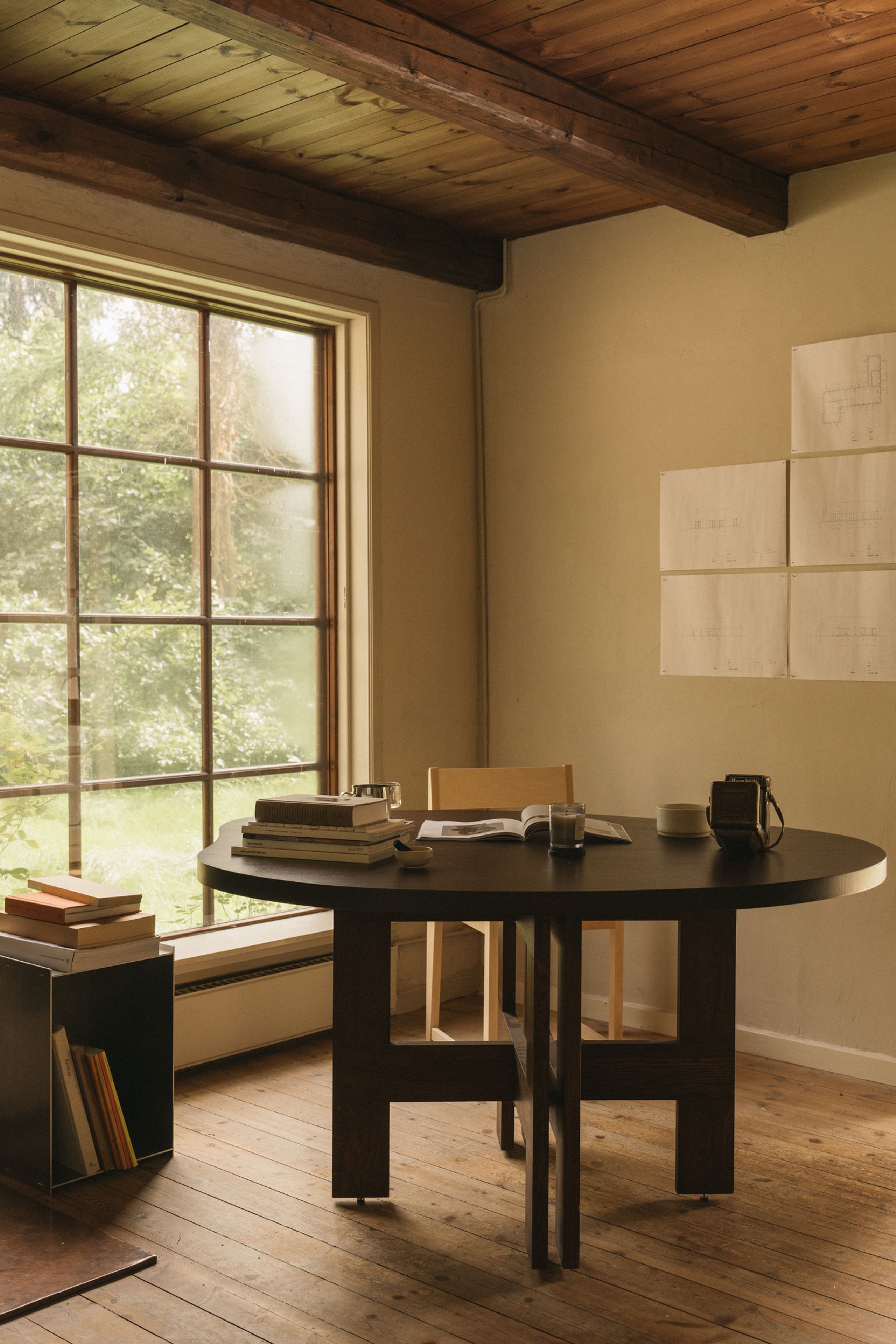 FRAMA - Spisebord - Farmhouse Trestle Table / Pond - Dark Oak