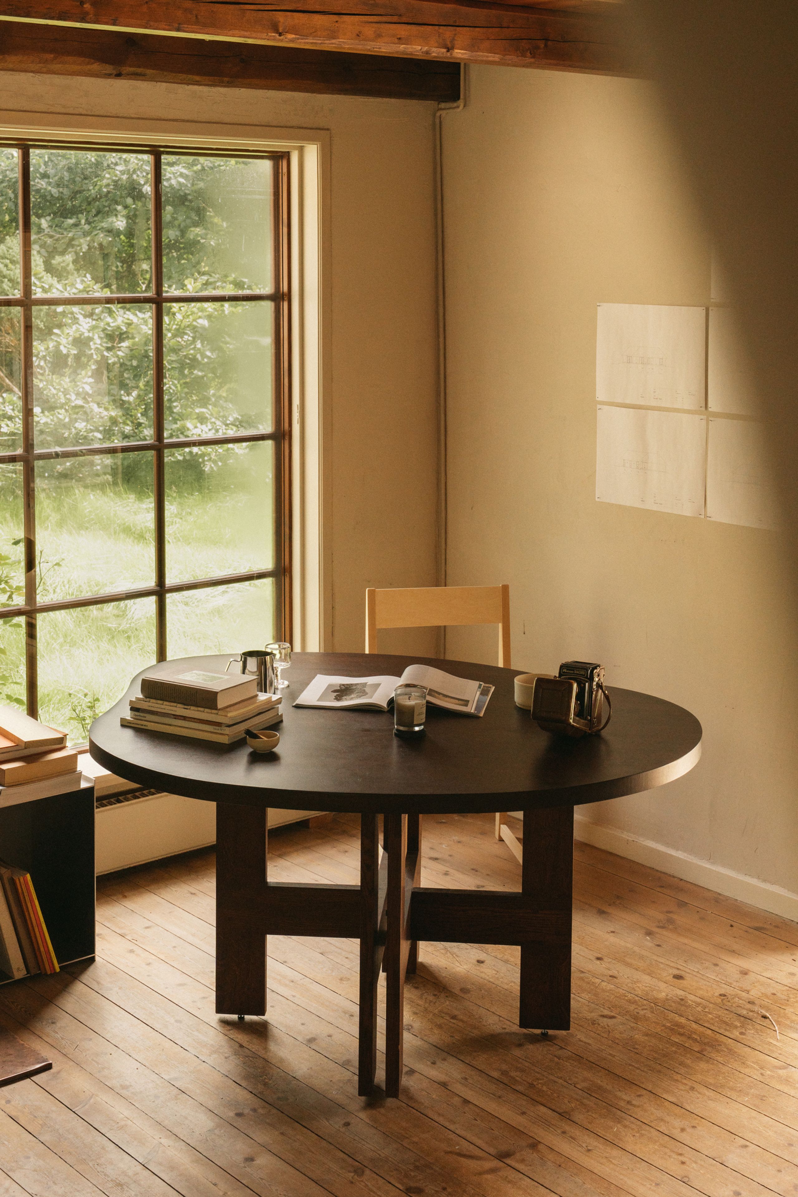 FRAMA - Spisebord - Farmhouse Trestle Table / Pond - Dark Oak